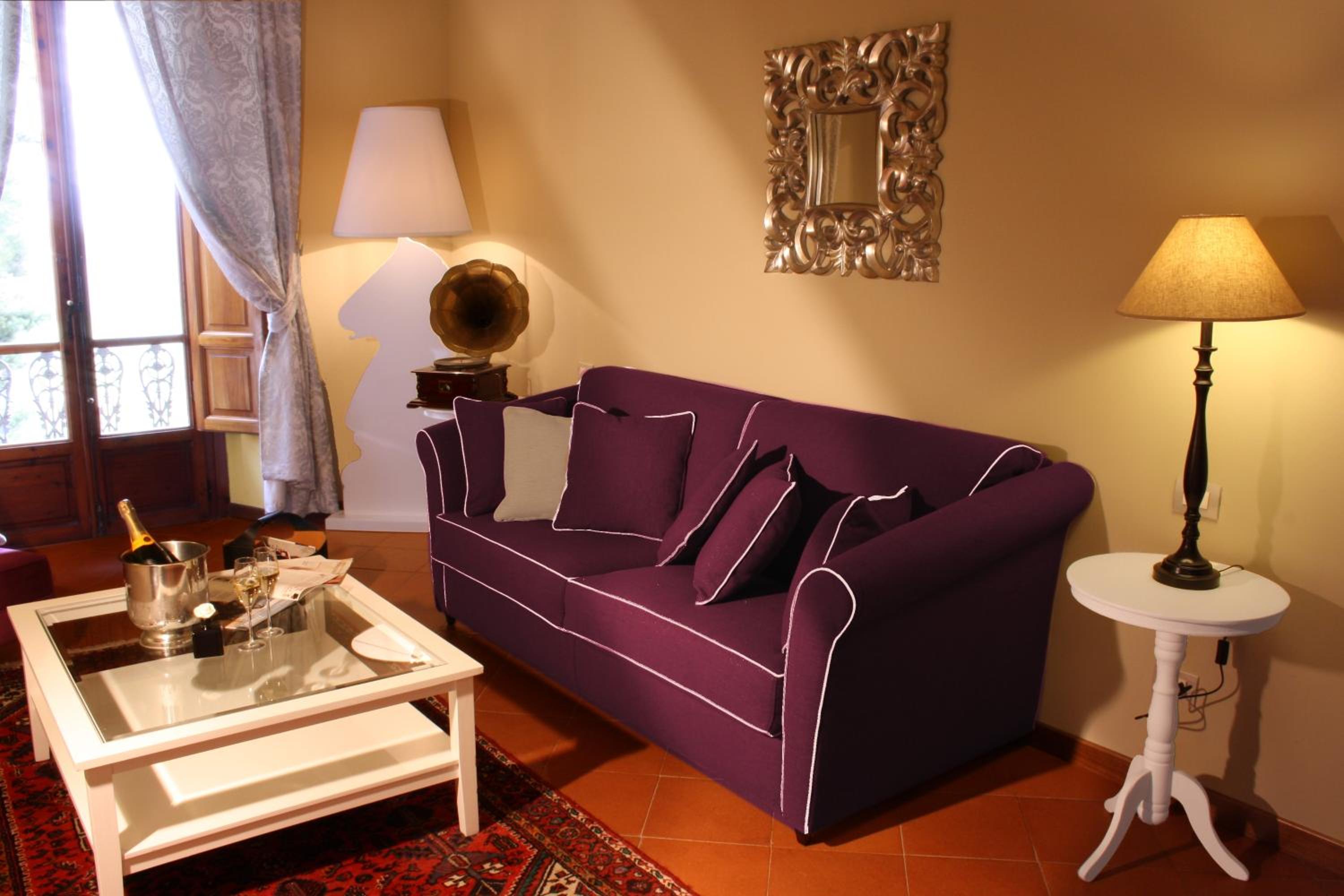 Suite - Annex - Photo 10