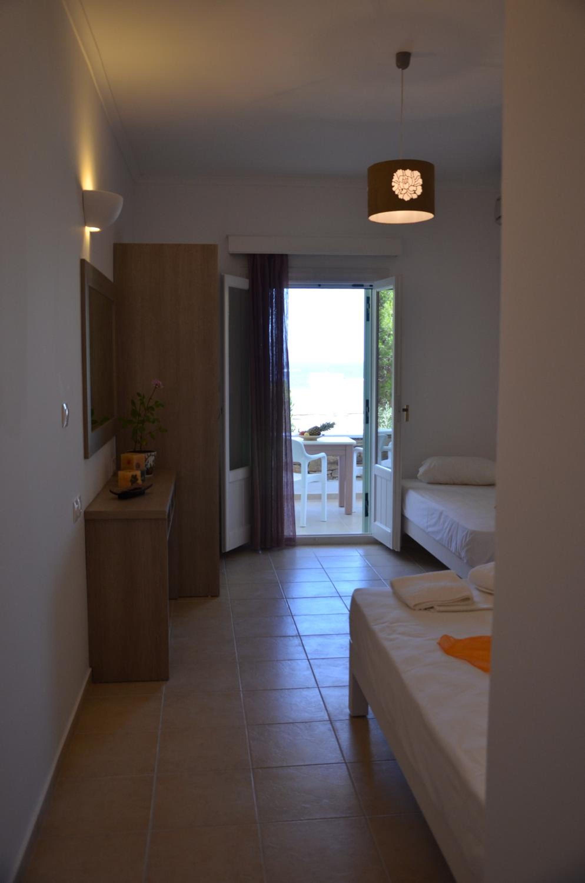 Camera Matrimoniale Deluxe (2 Adulti + 1 Bambino)