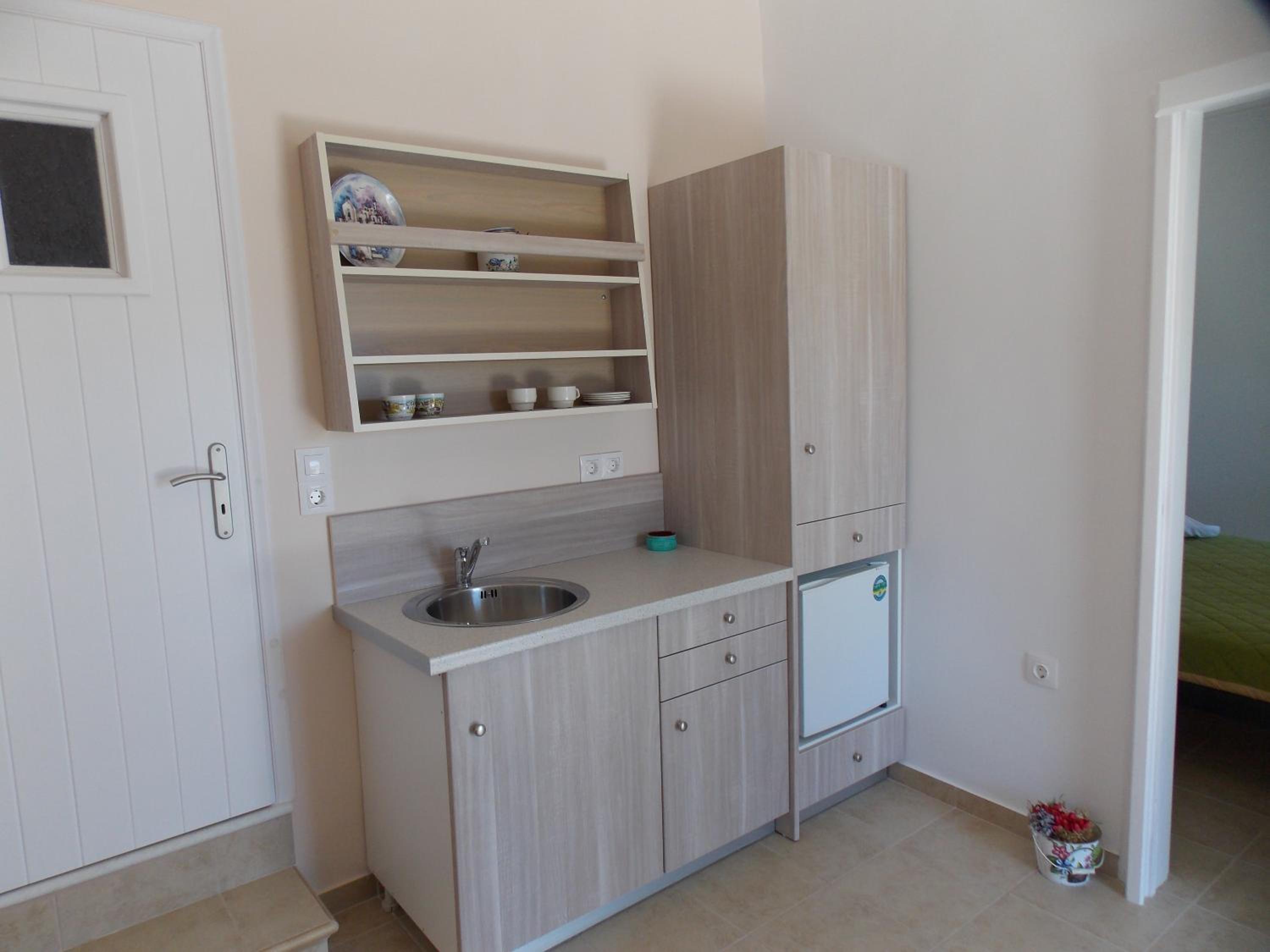 Family Two-Bedroom Apartment - Photo 8