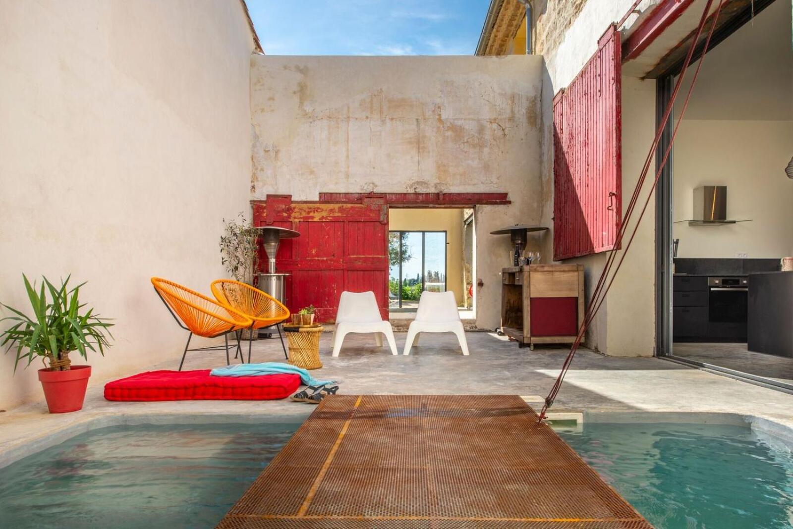 Three-Bedroom House with Private Swimming Pool photo 2