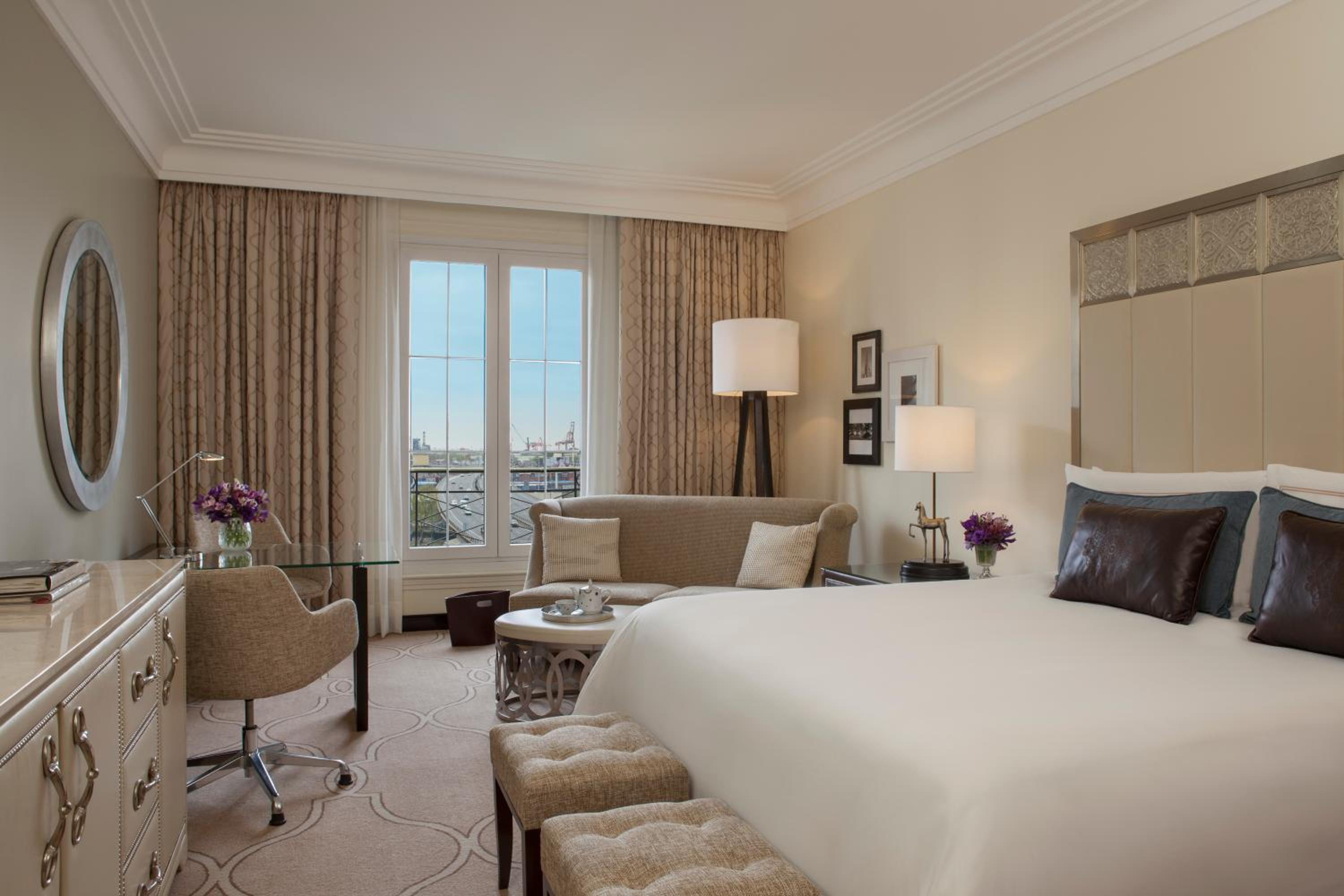 King Room with City View photo 1