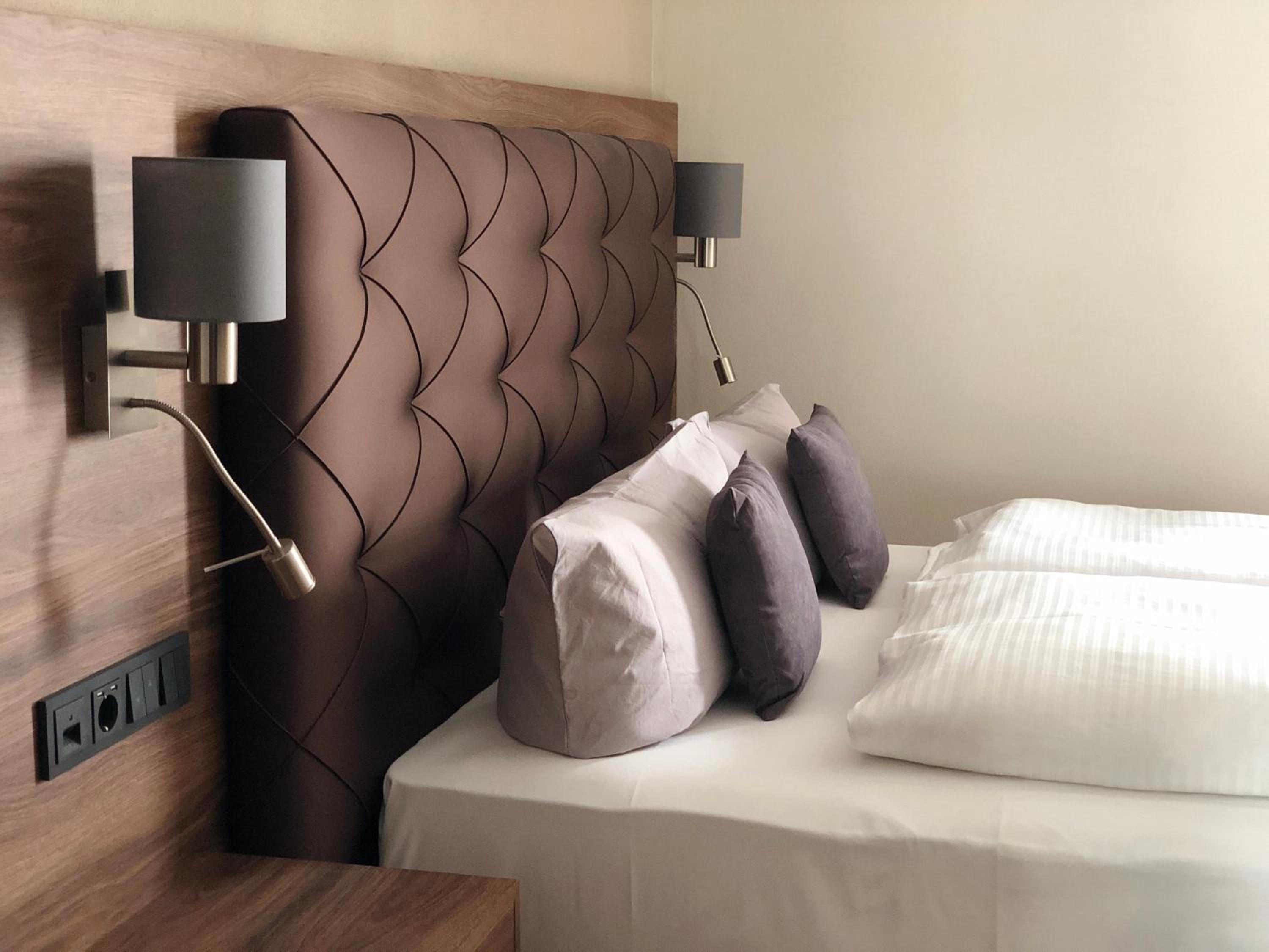 Deluxe Queen Room - Photo 4