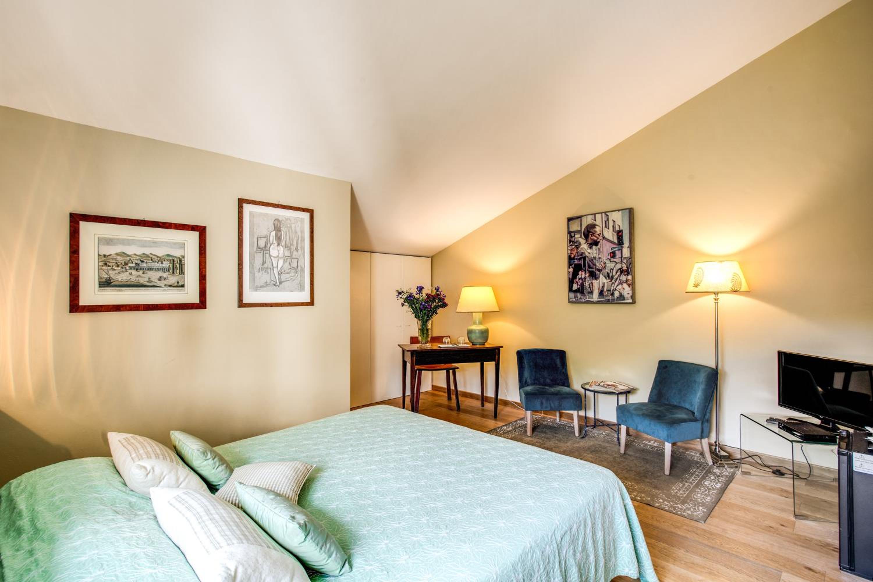 Double Room with Private Bathroom photo 1