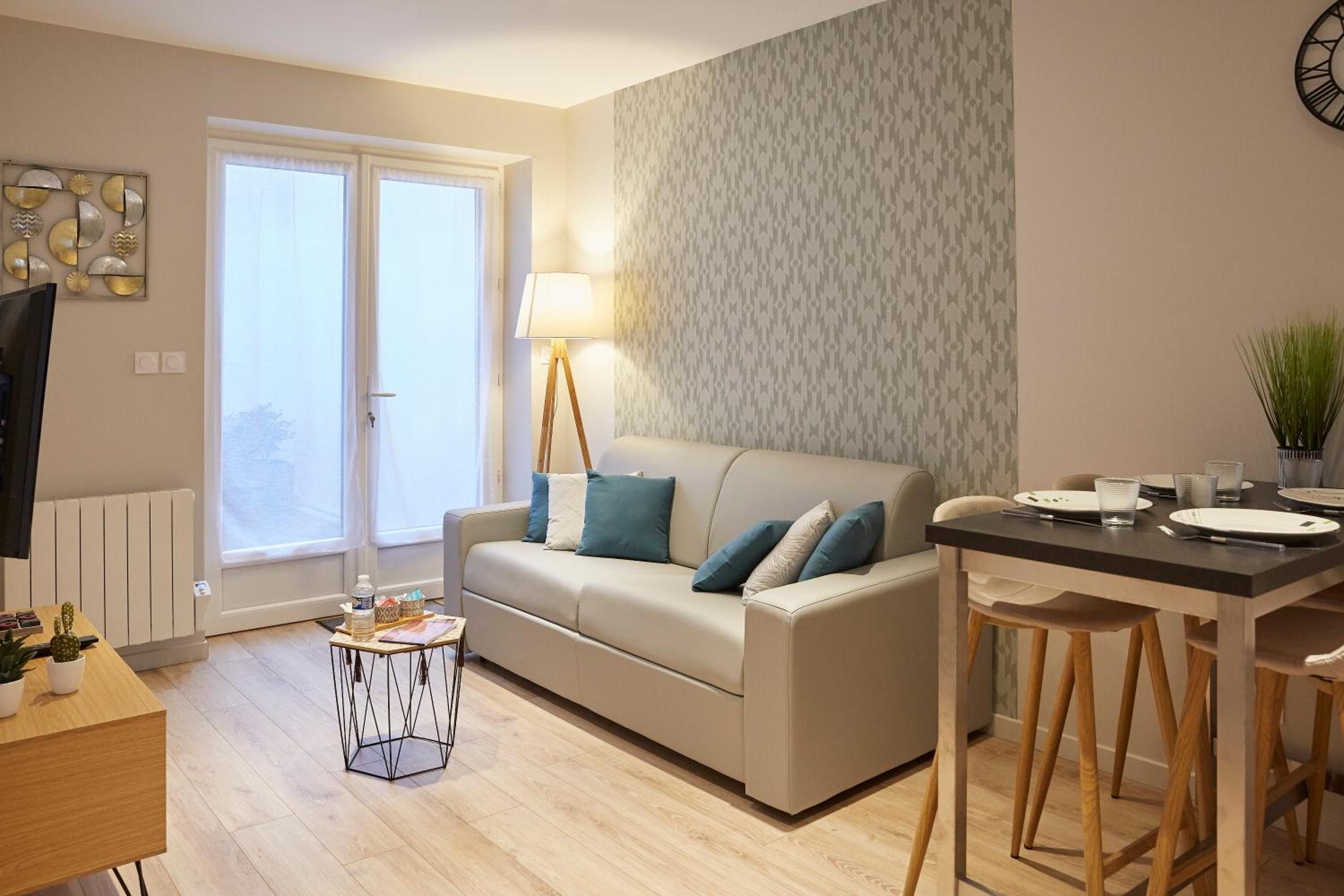 One-Bedroom Apartment - Photo 5