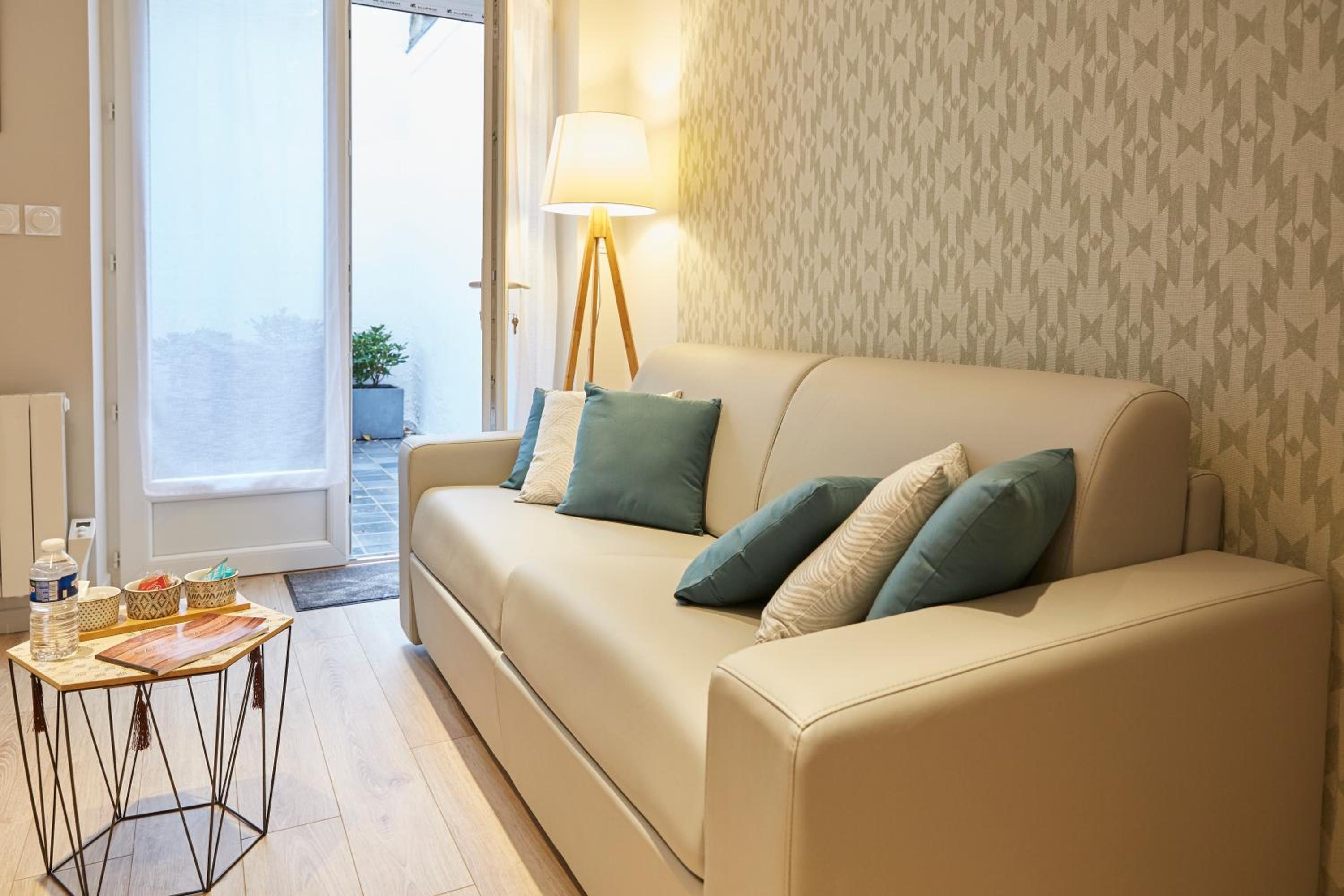 One-Bedroom Apartment - Photo 7