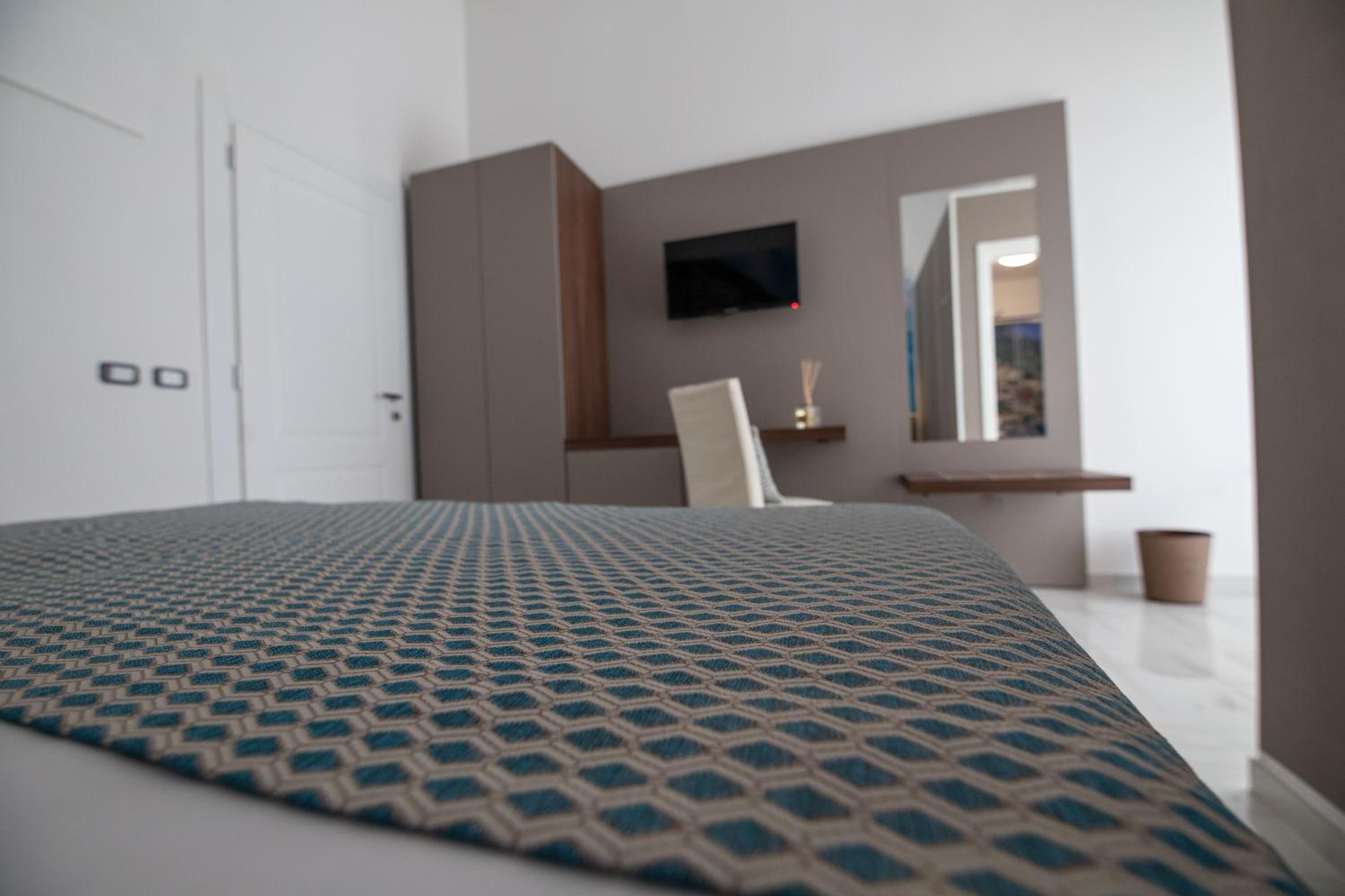 Double Room with Balcony - Photo 24