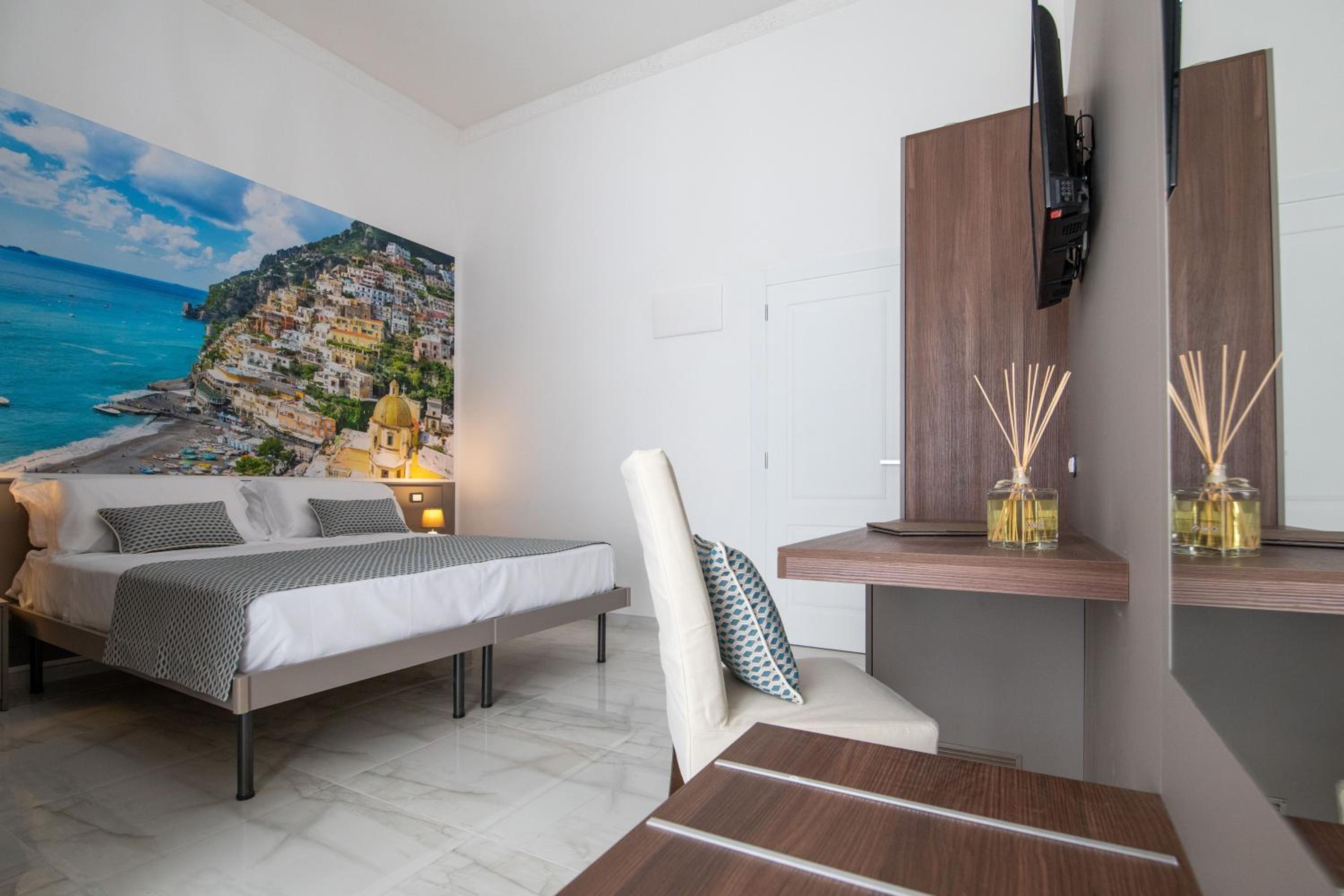 Double Room with Balcony - Photo 23