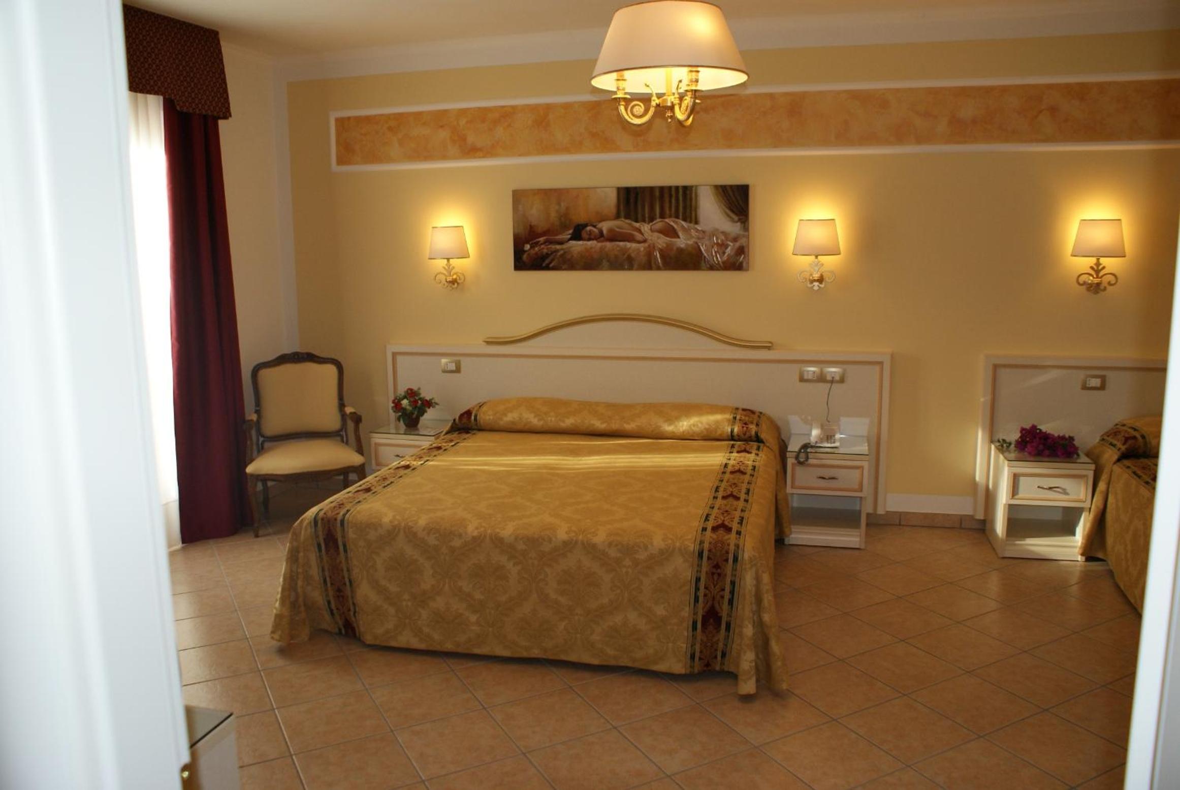 Junior Suite (3 Adults) - Photo 7