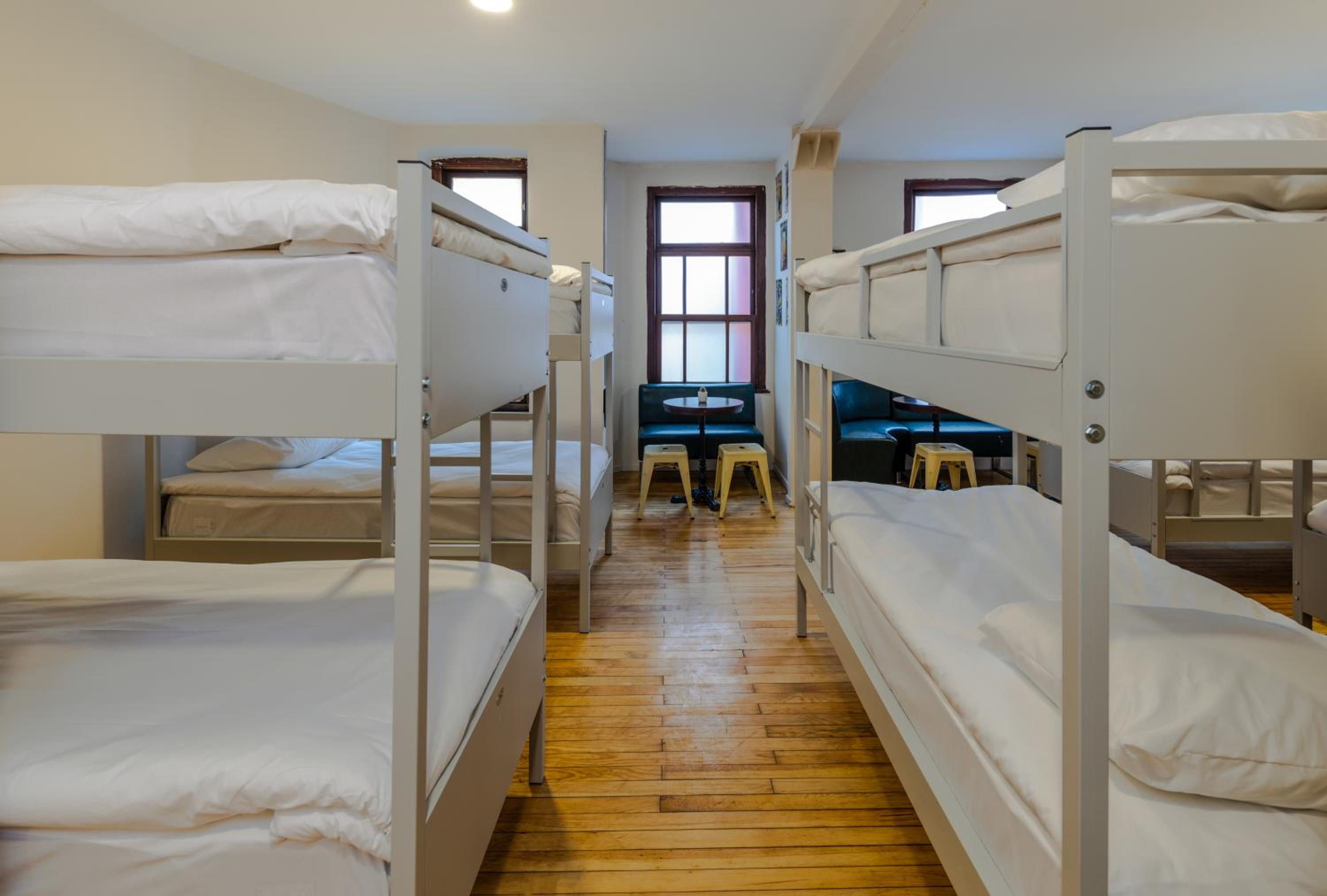 Bed in 12-Bed Mixed Superior Dormitory Room photo 1