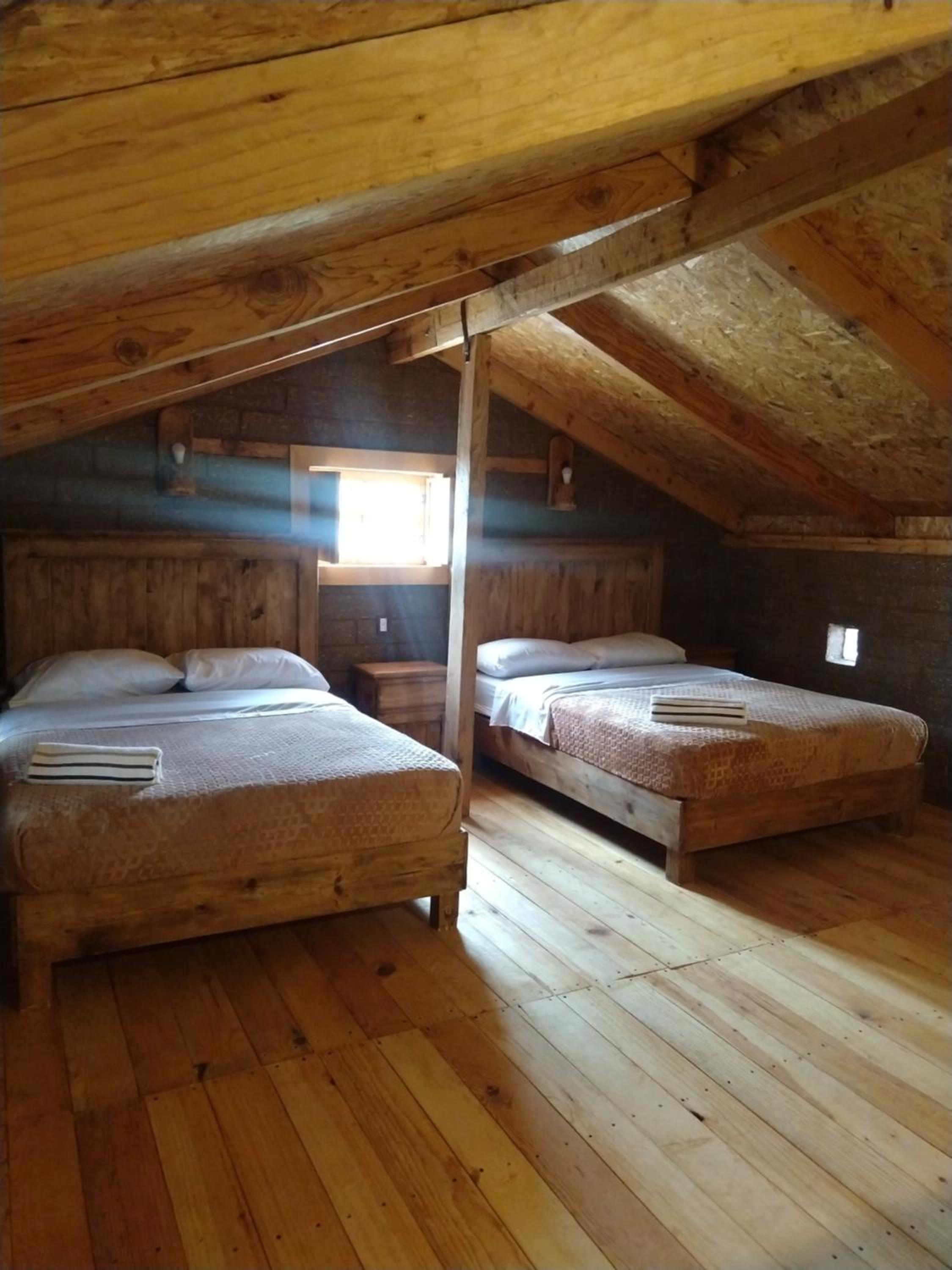 Quadruple Room with Private Bathroom - Photo 2