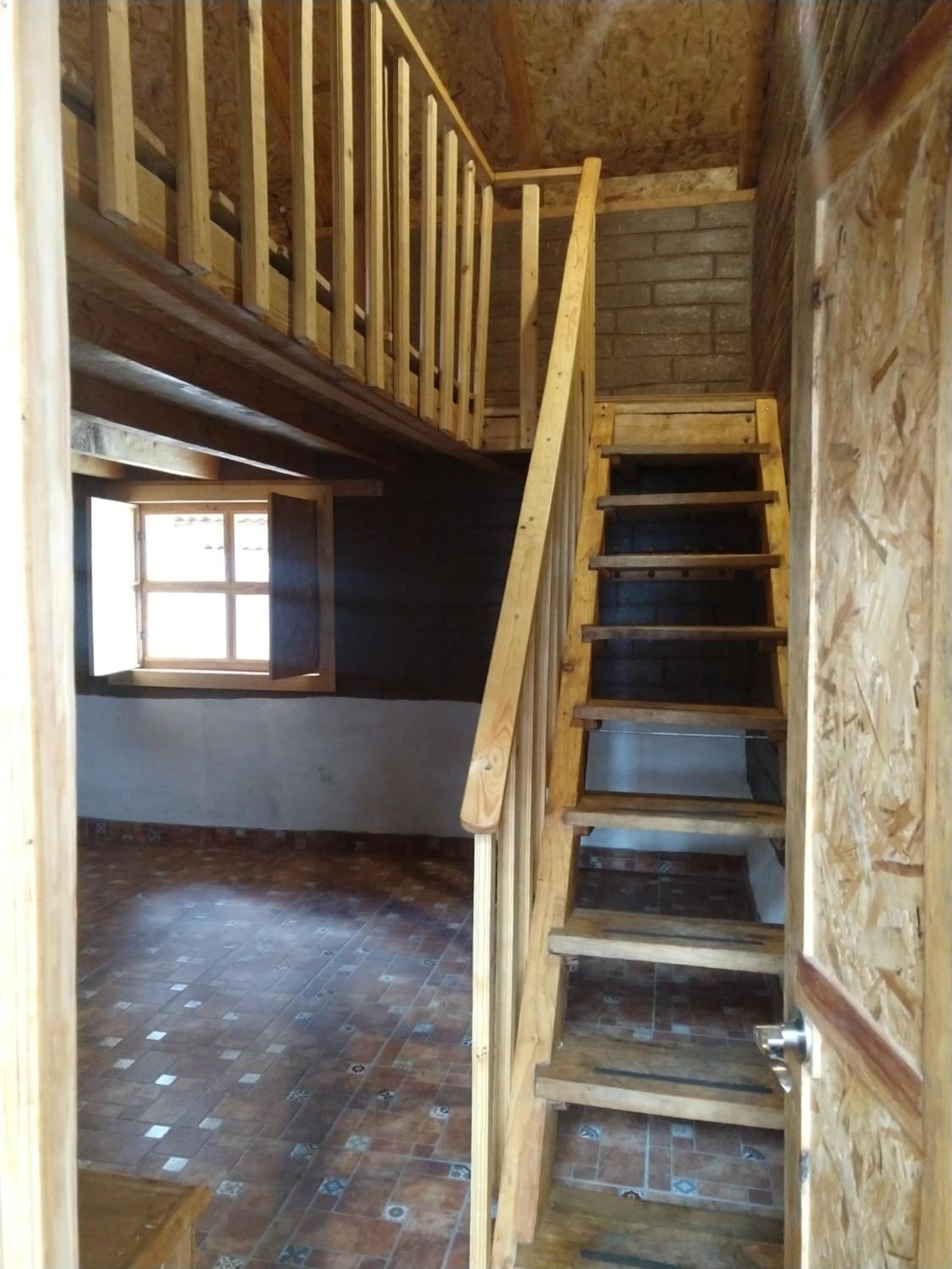 Family Room with Private Bathroom - Photo 5