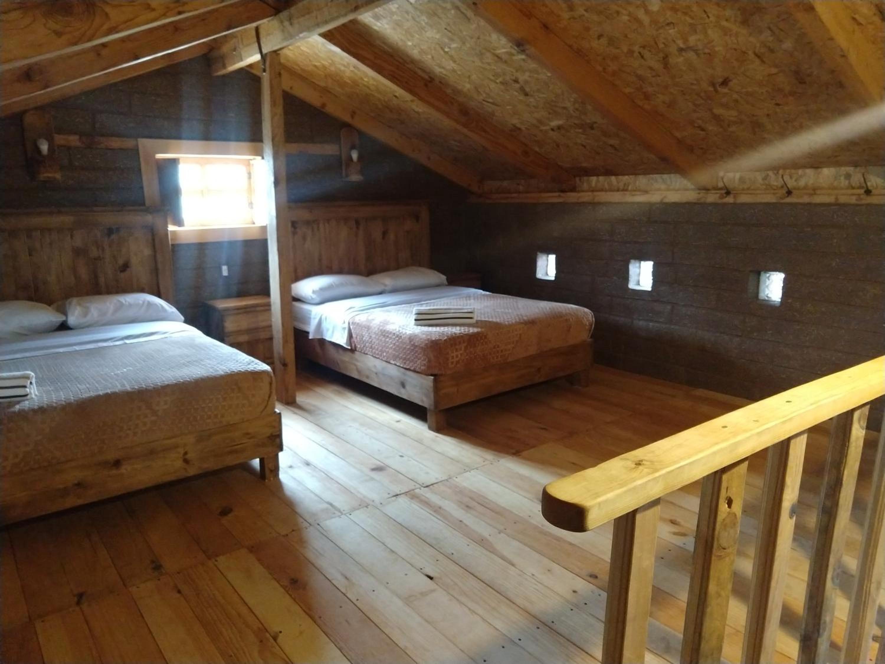 Family Room with Private Bathroom - Photo 2
