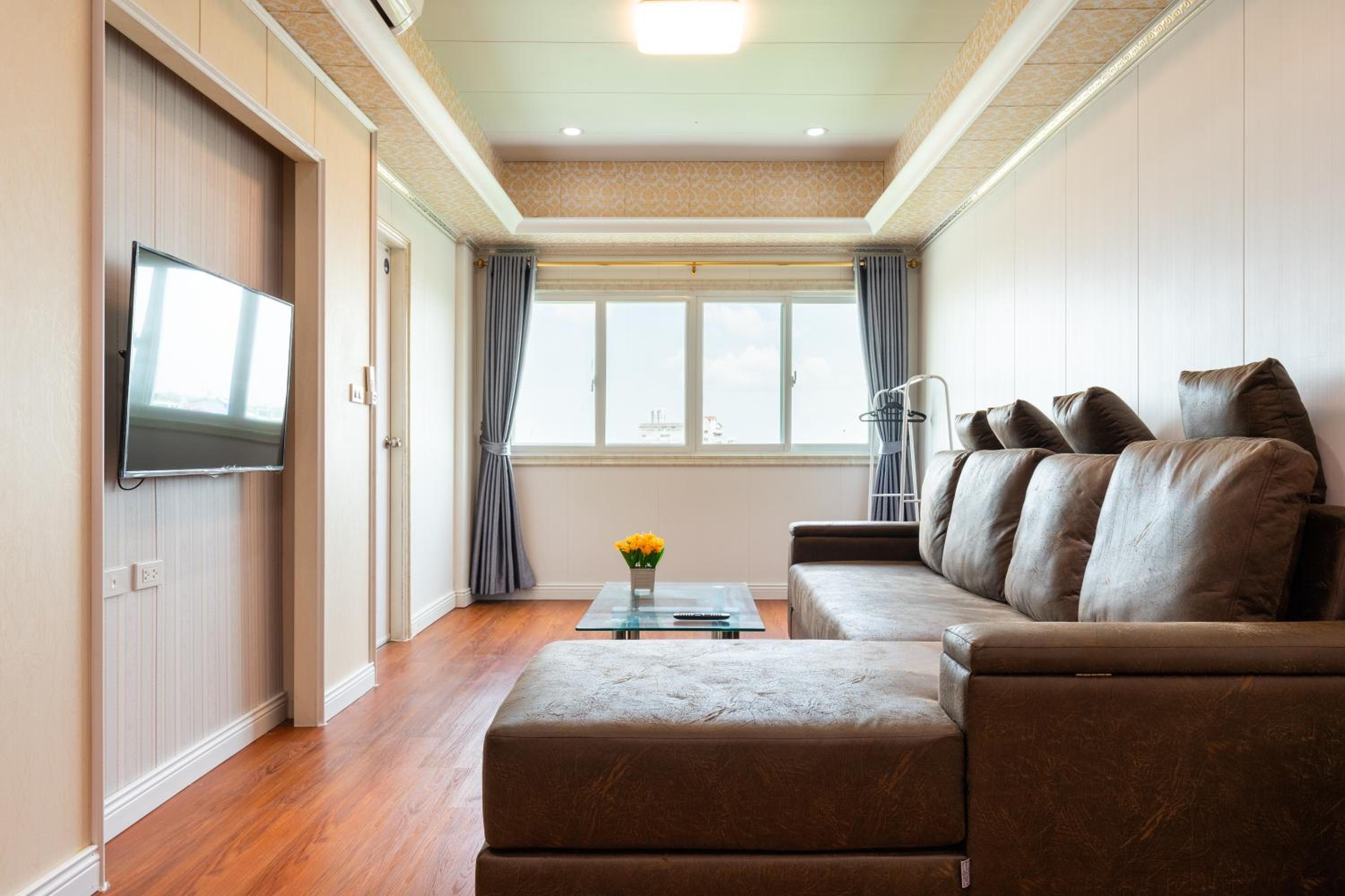 Deluxe Family Room