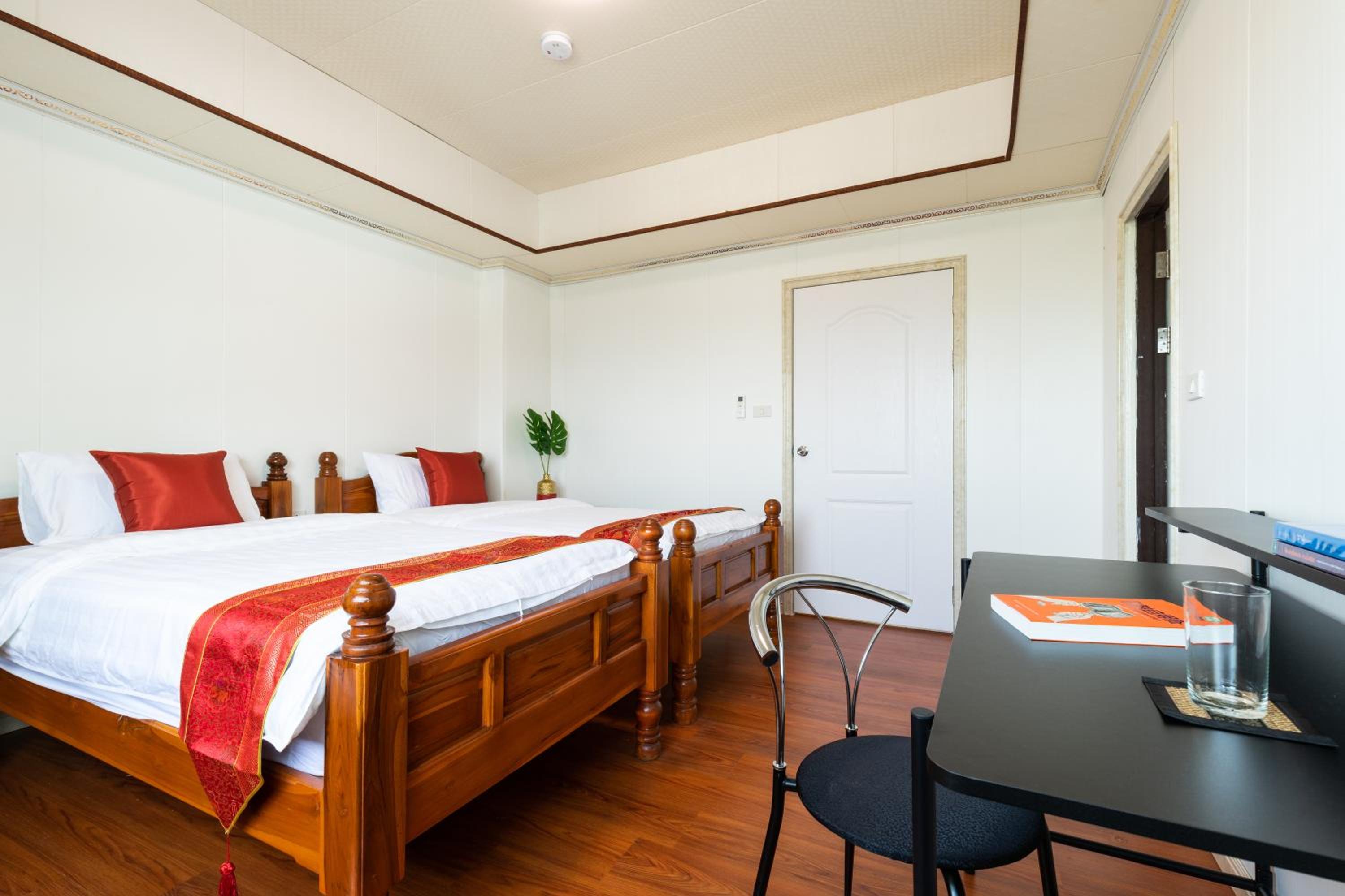 Double Room with Private Bathroom photo 3