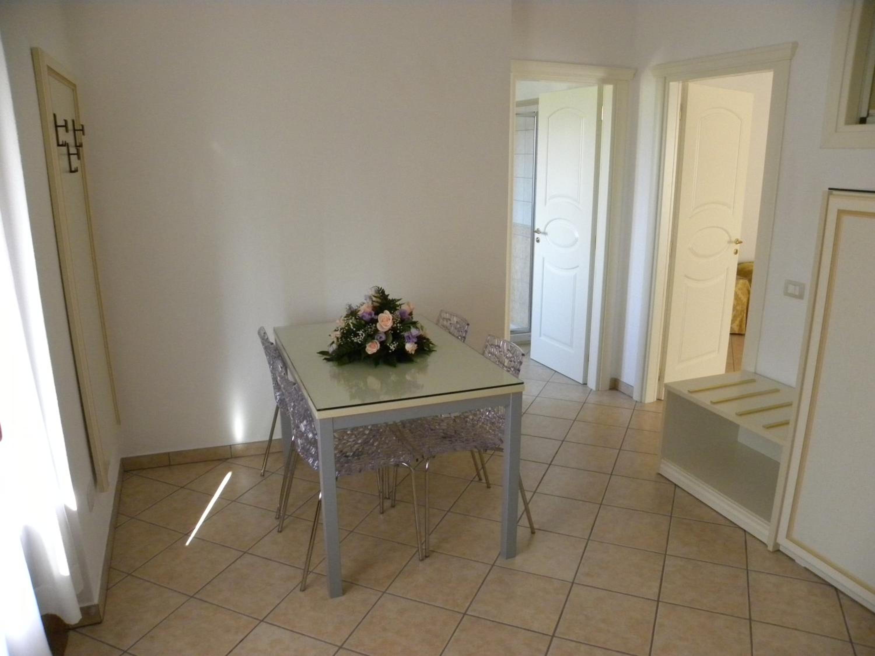 Suite with Terrace (4 Adults) - Photo 2