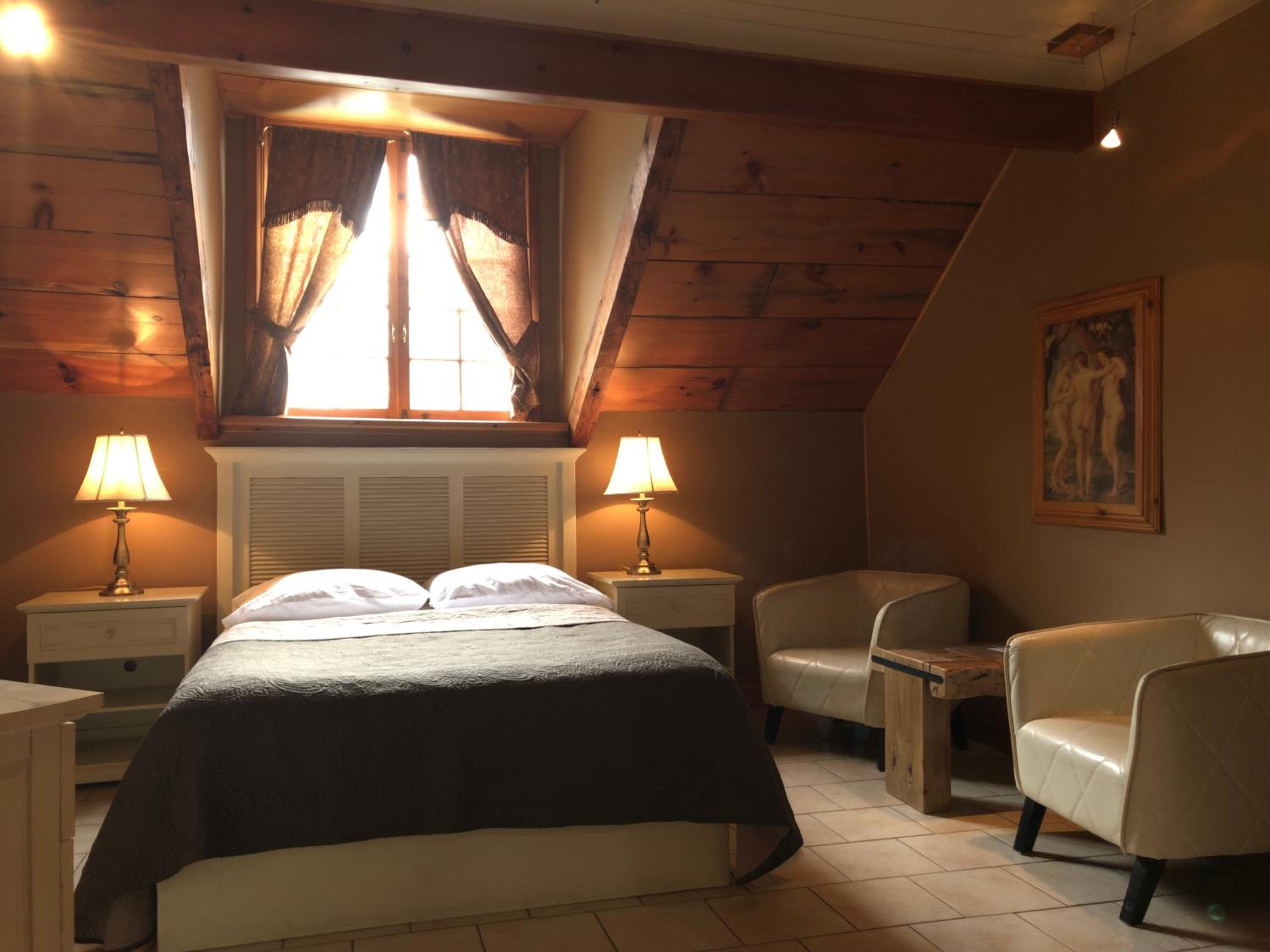 Queen Suite photo 1