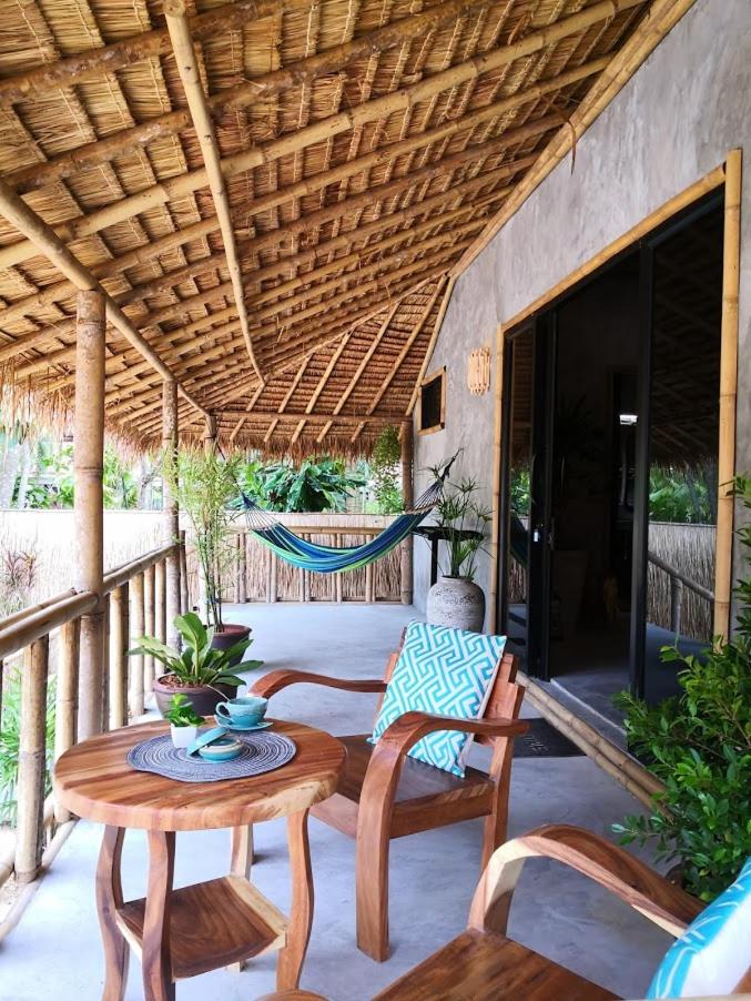 Bungalow - Beach Front - Photo 18