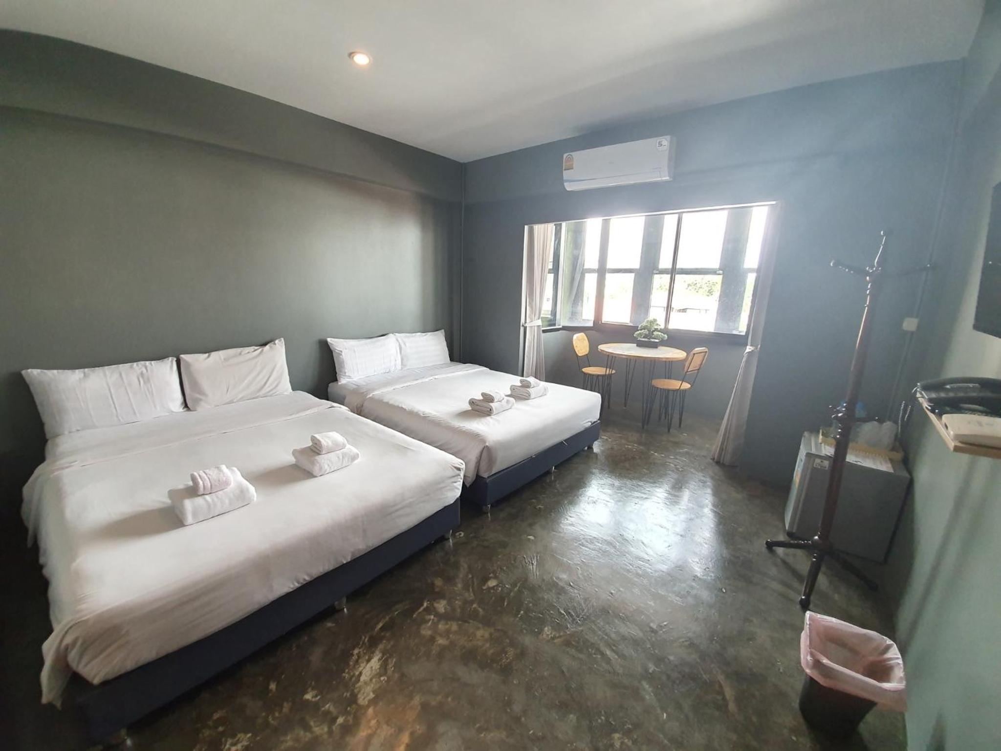 Deluxe Quadruple Room - Photo 1
