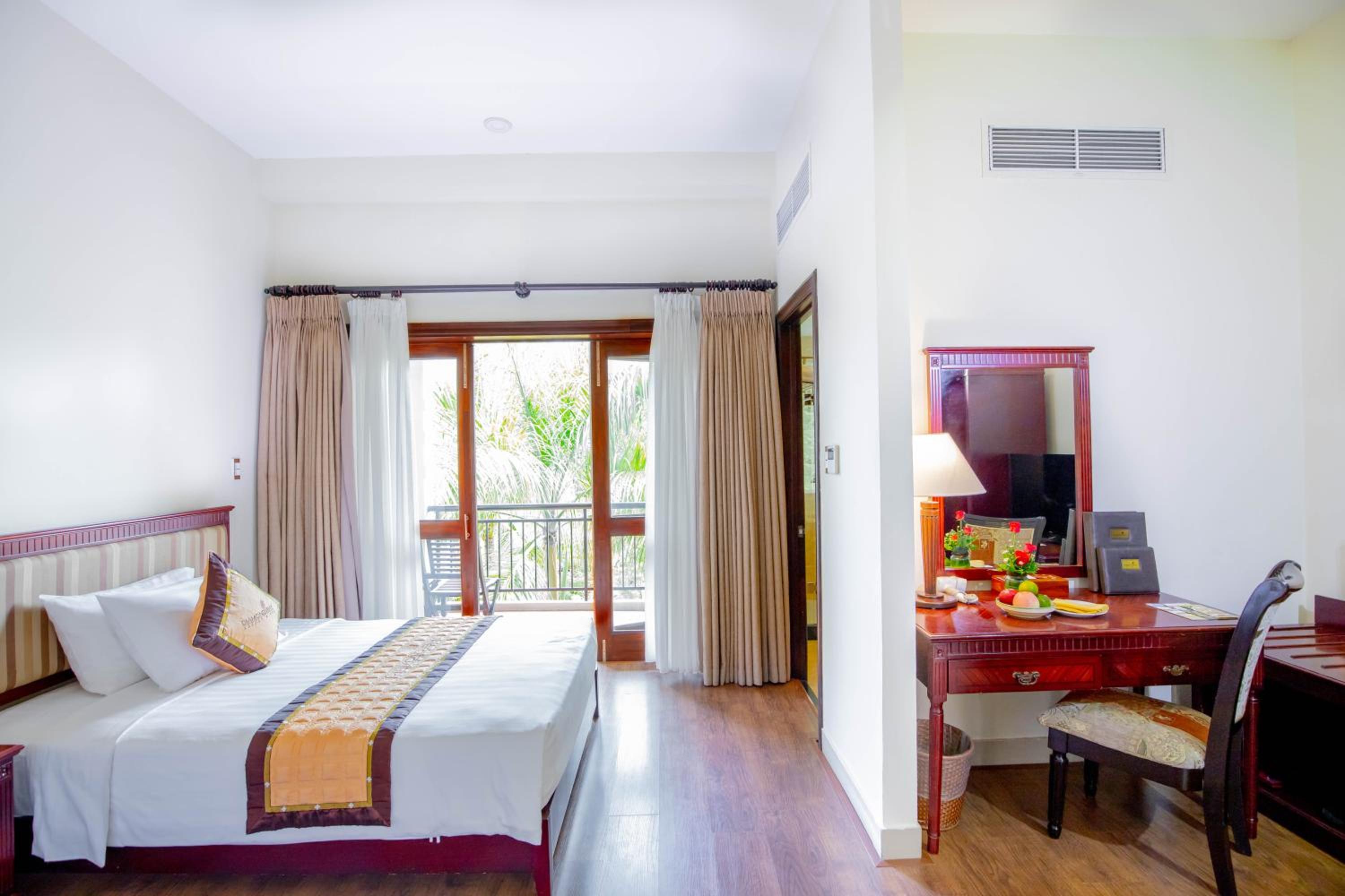 Superior Double or Twin Room with Garden View - Photo 10