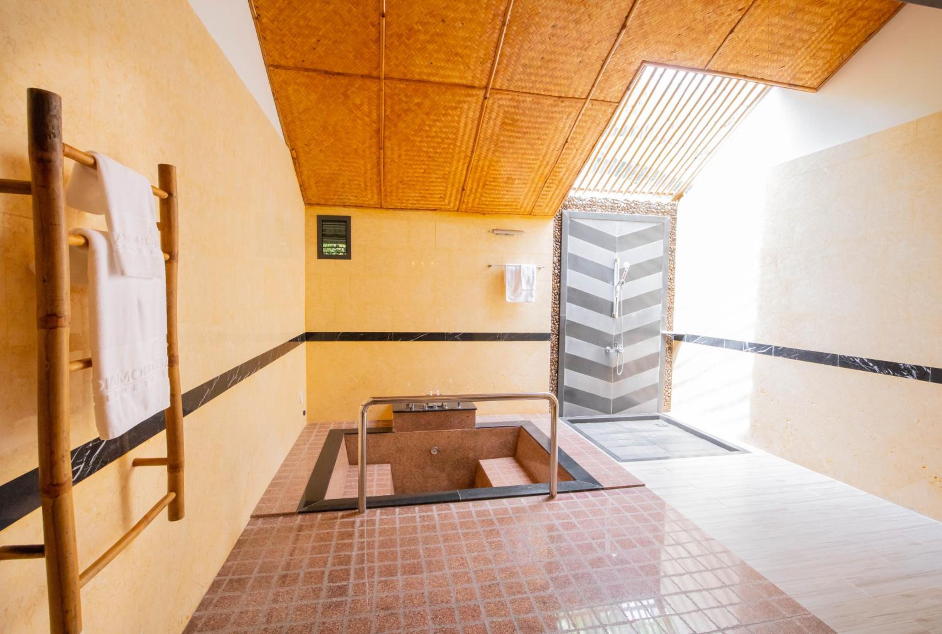 Diamond Bungalow with Sea View - Photo 7