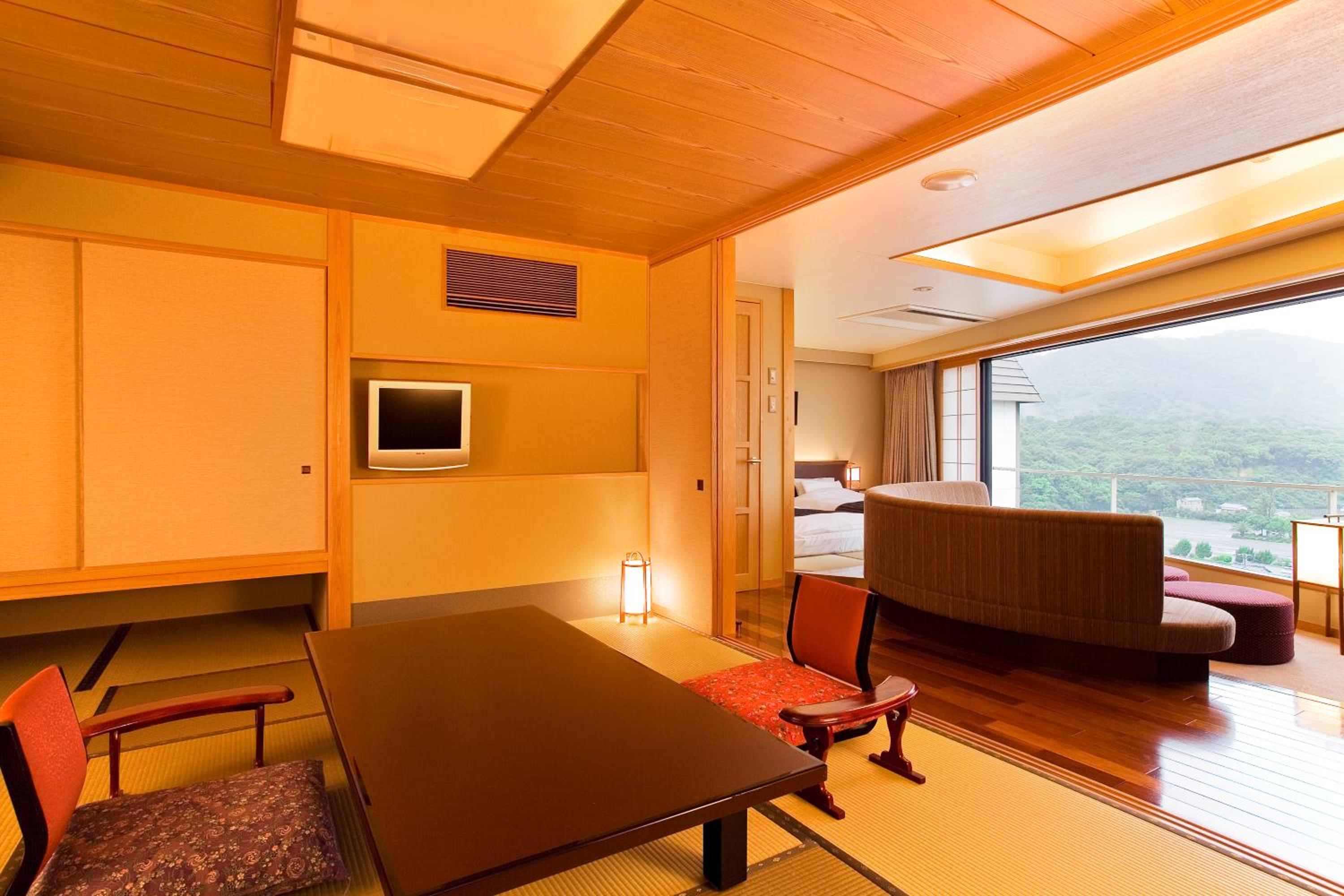 Suite with Mountain View