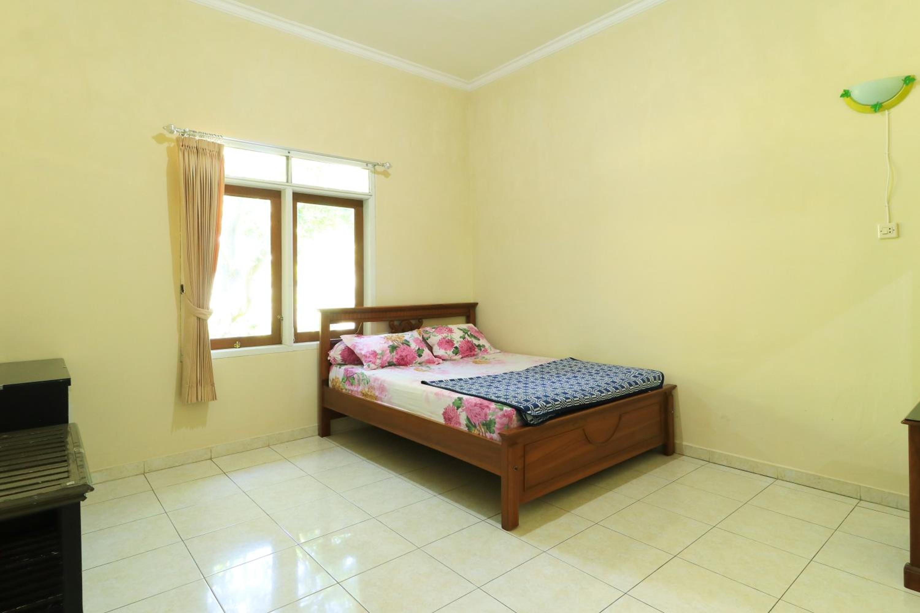Villa - Photo 2