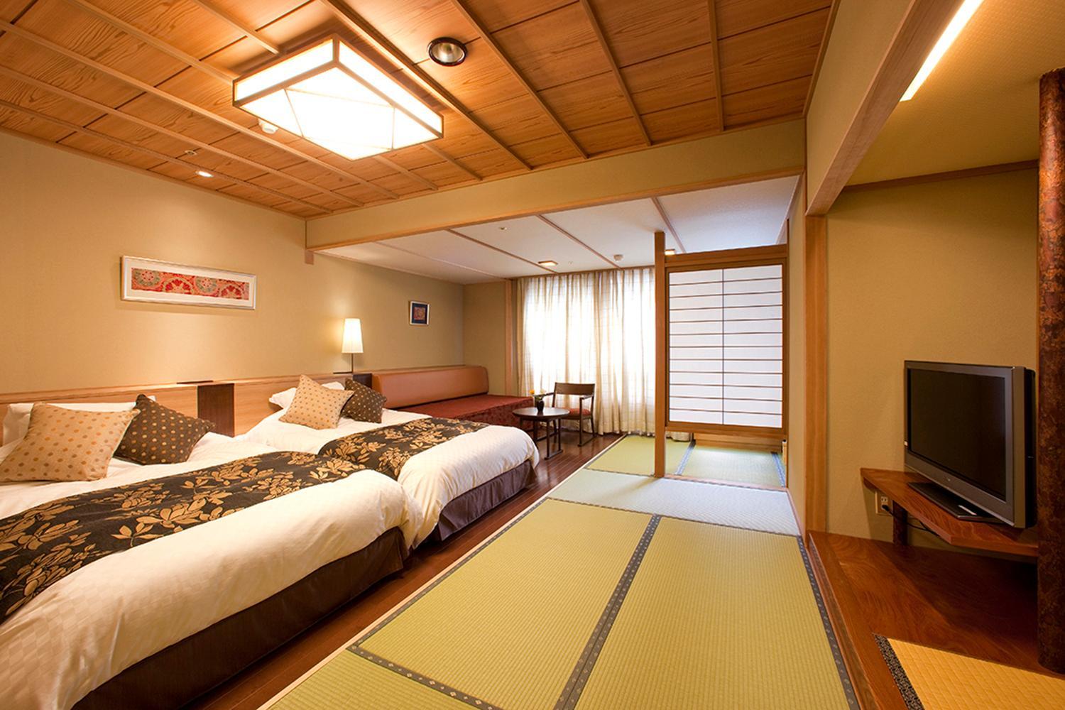 Superior Twin Room with Private Bathroom