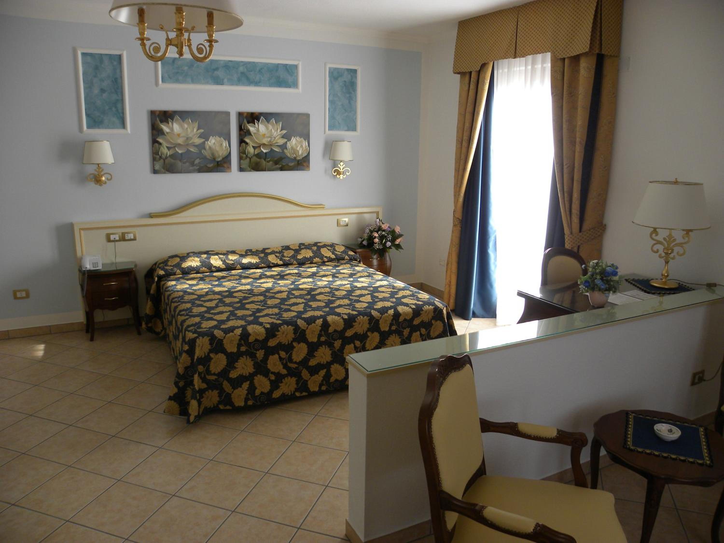 Suite with Terrace - Photo 10