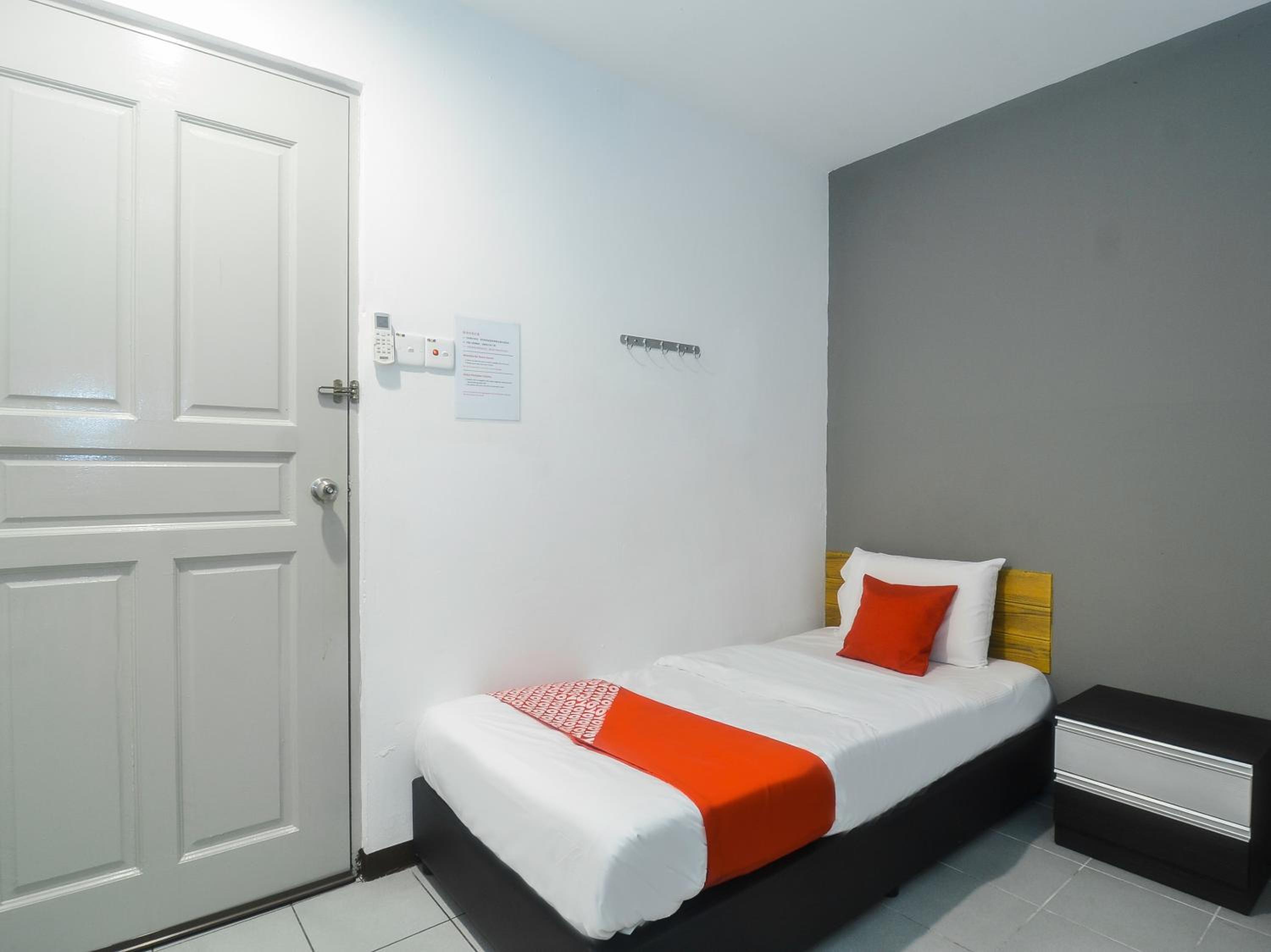 Deluxe Single Room