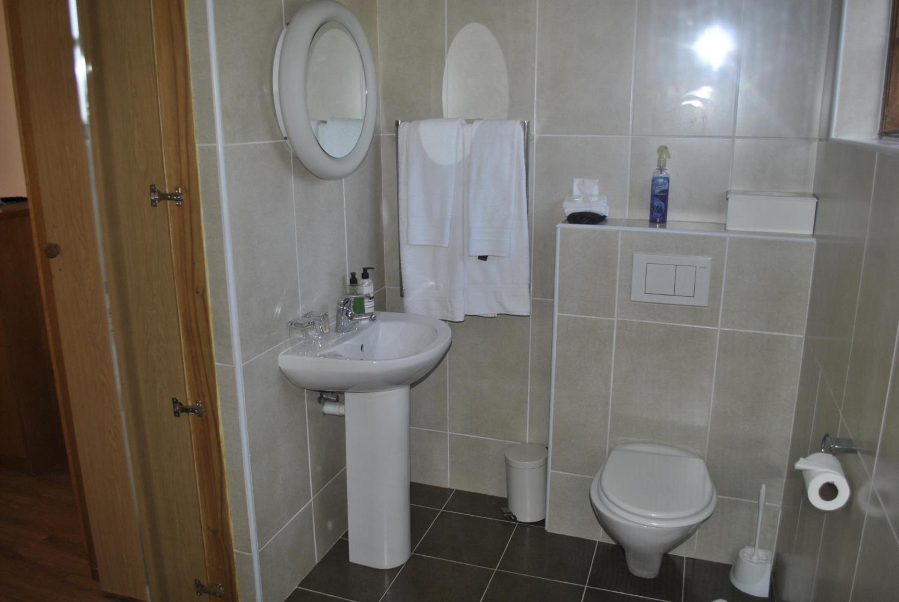 Standard Queen Room - Photo 3