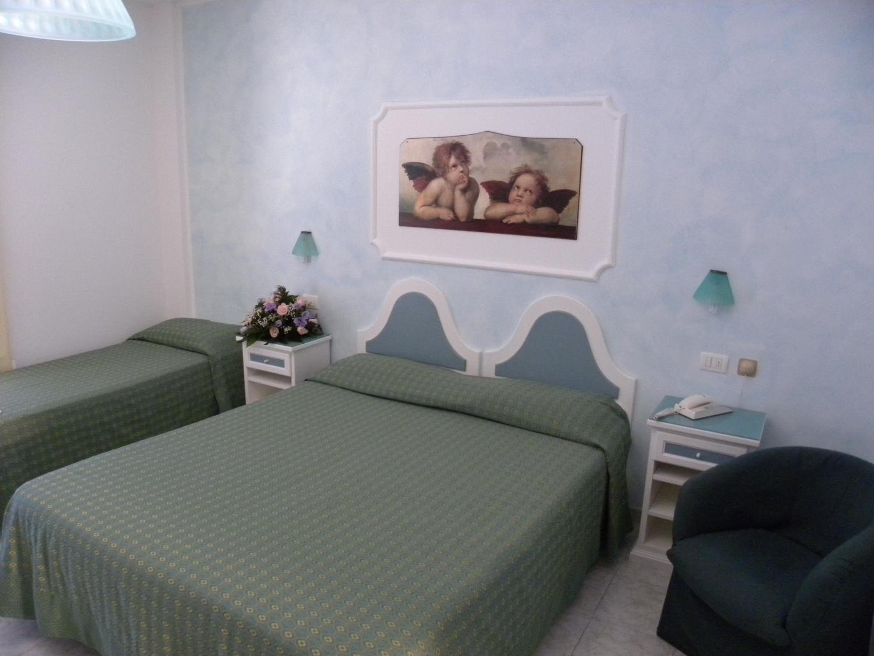 Standard Triple Room - Photo 1