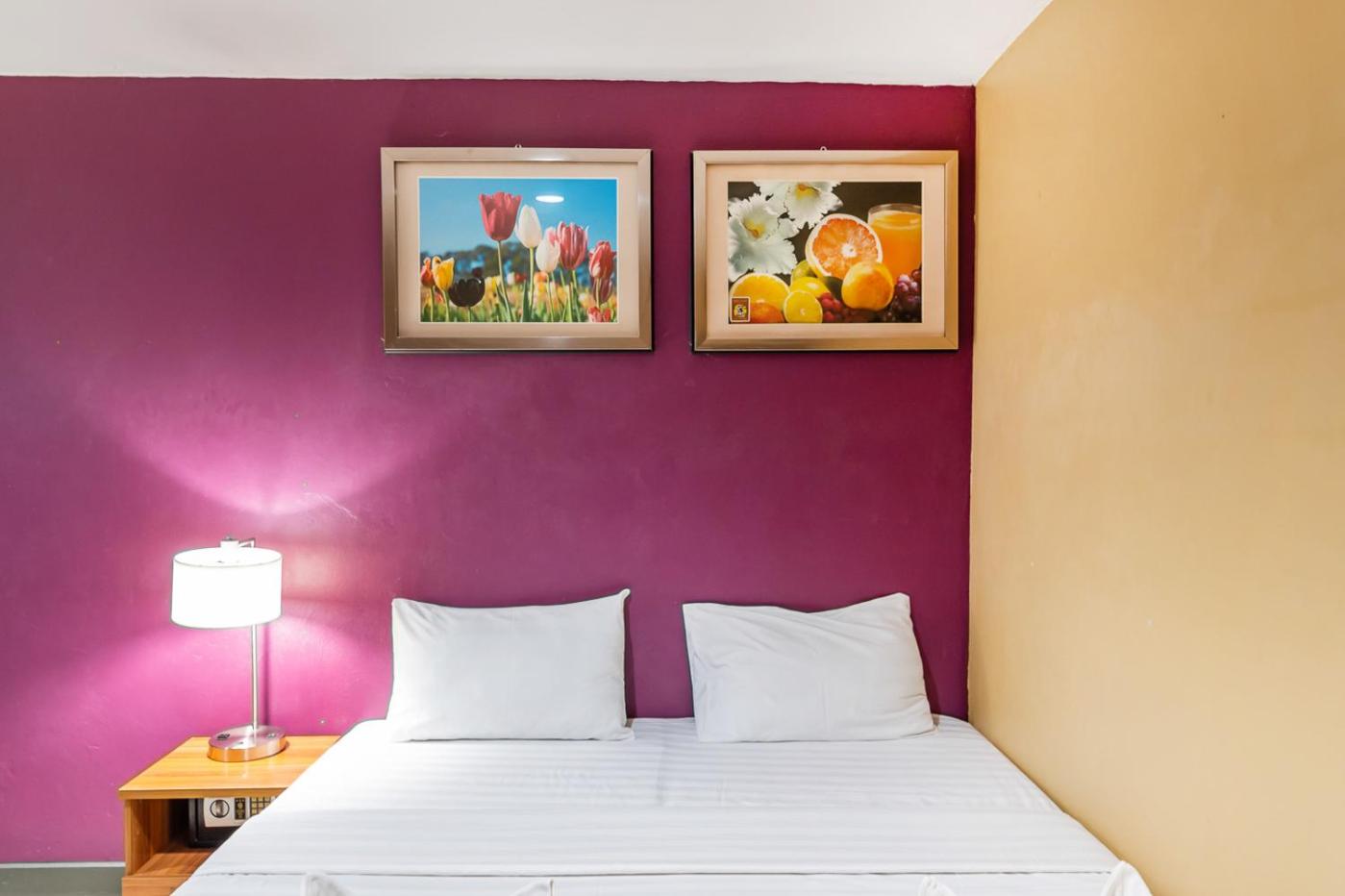 Standard Double Room (No Window) photo 3