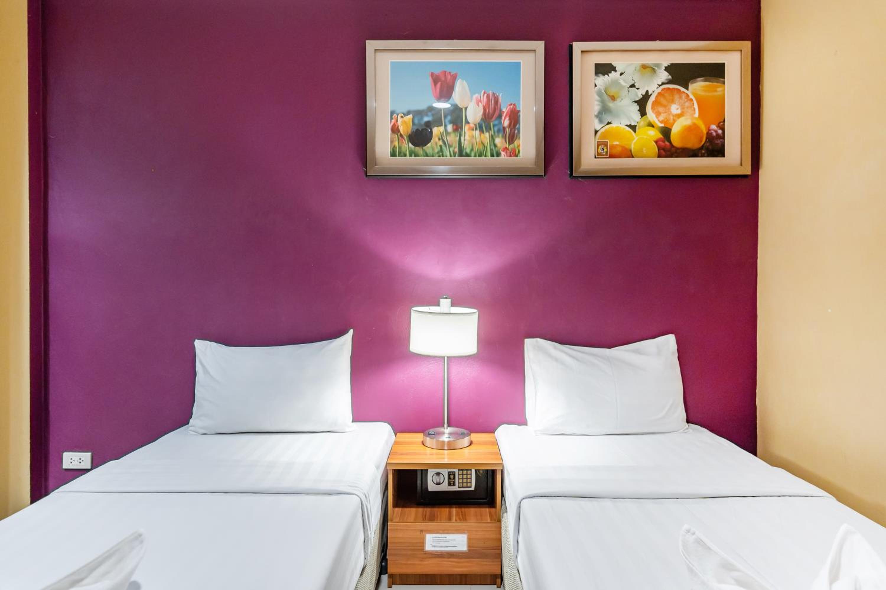 Standard Twin Room (No Window) photo 1