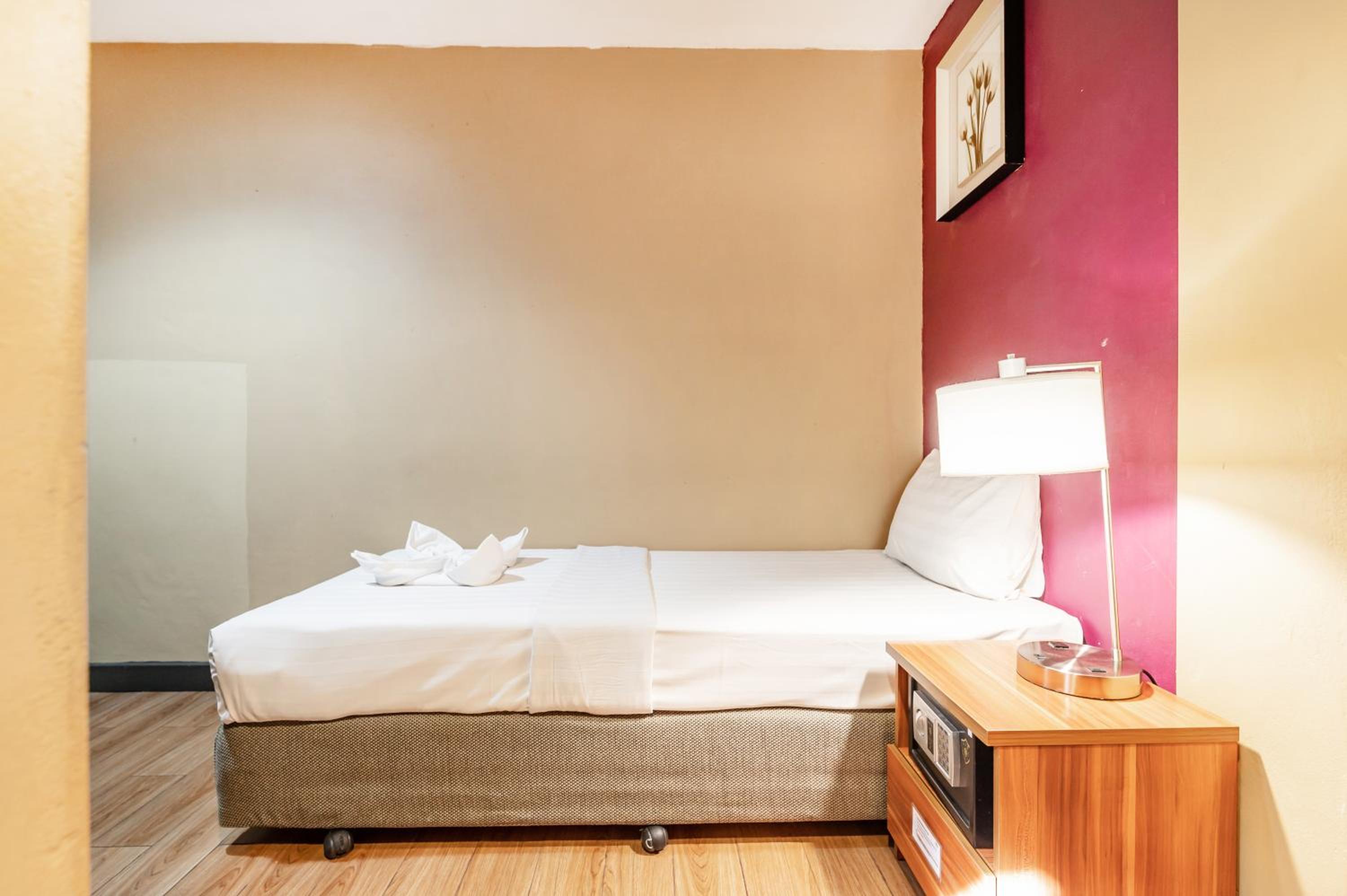 Standard Single Room (No Window) photo 2