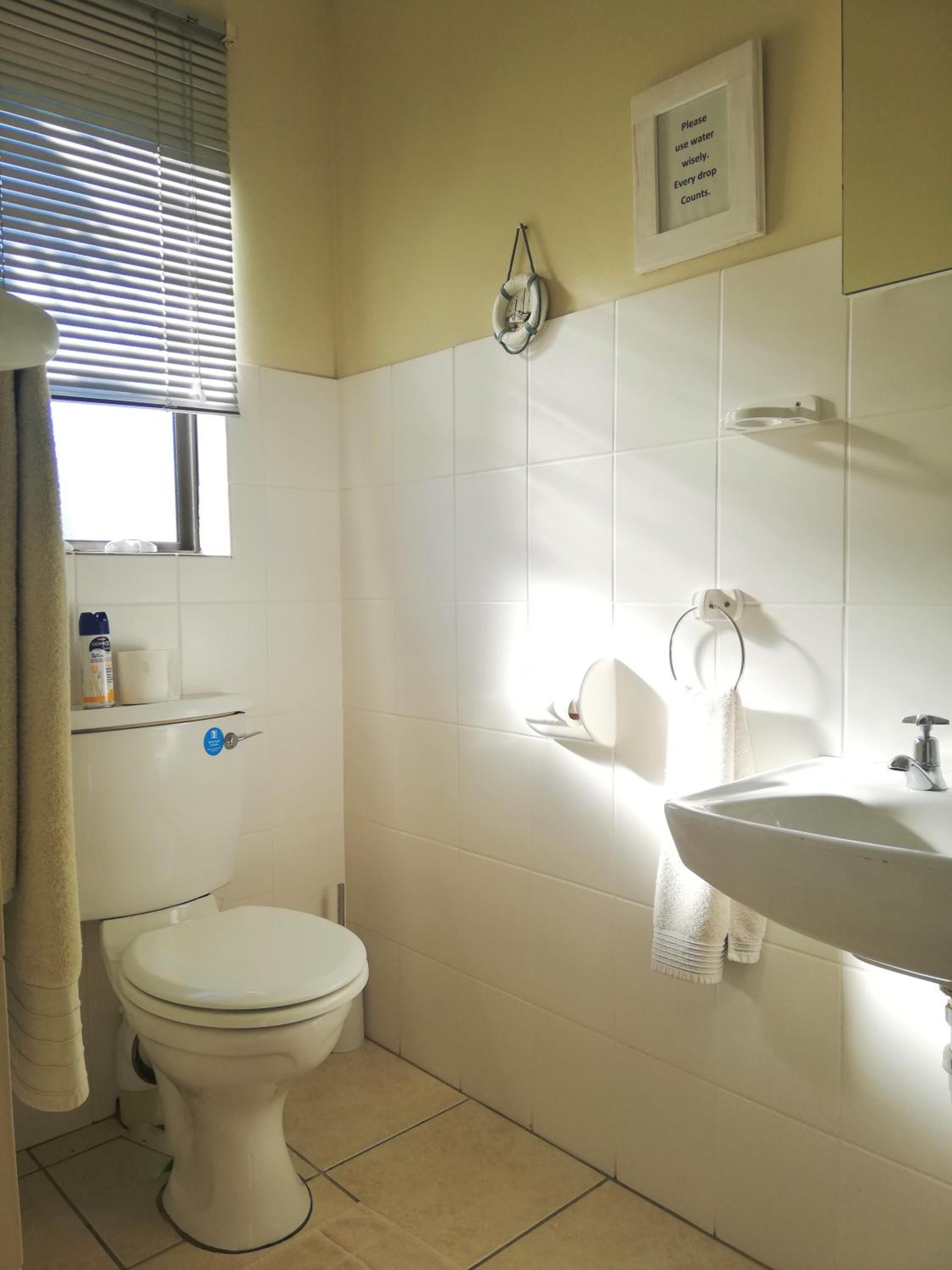 Double Room with Shower - Photo 8