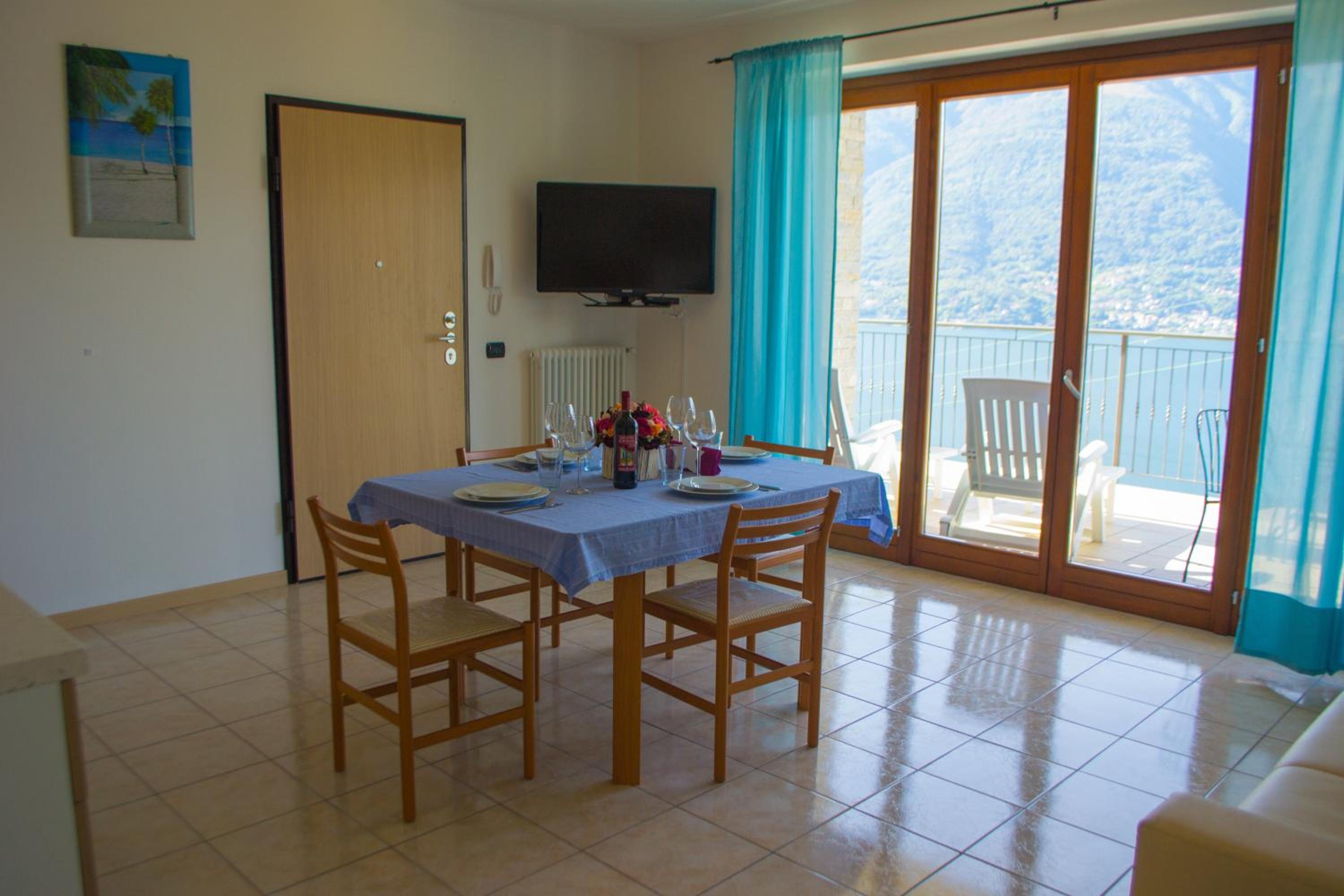 Three-Bedroom Apartment with Lake View