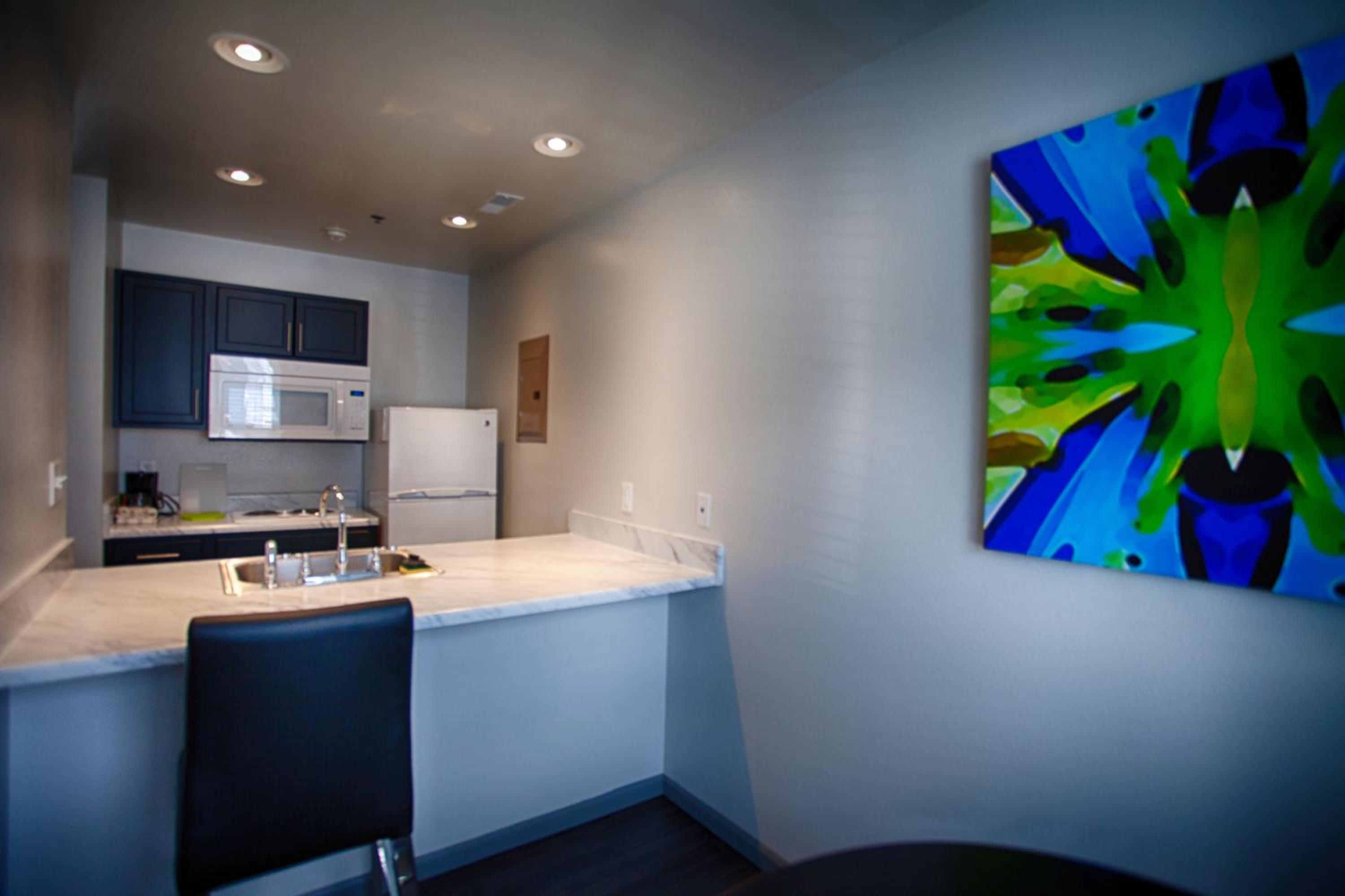 King Suite with Kitchenette photo 2
