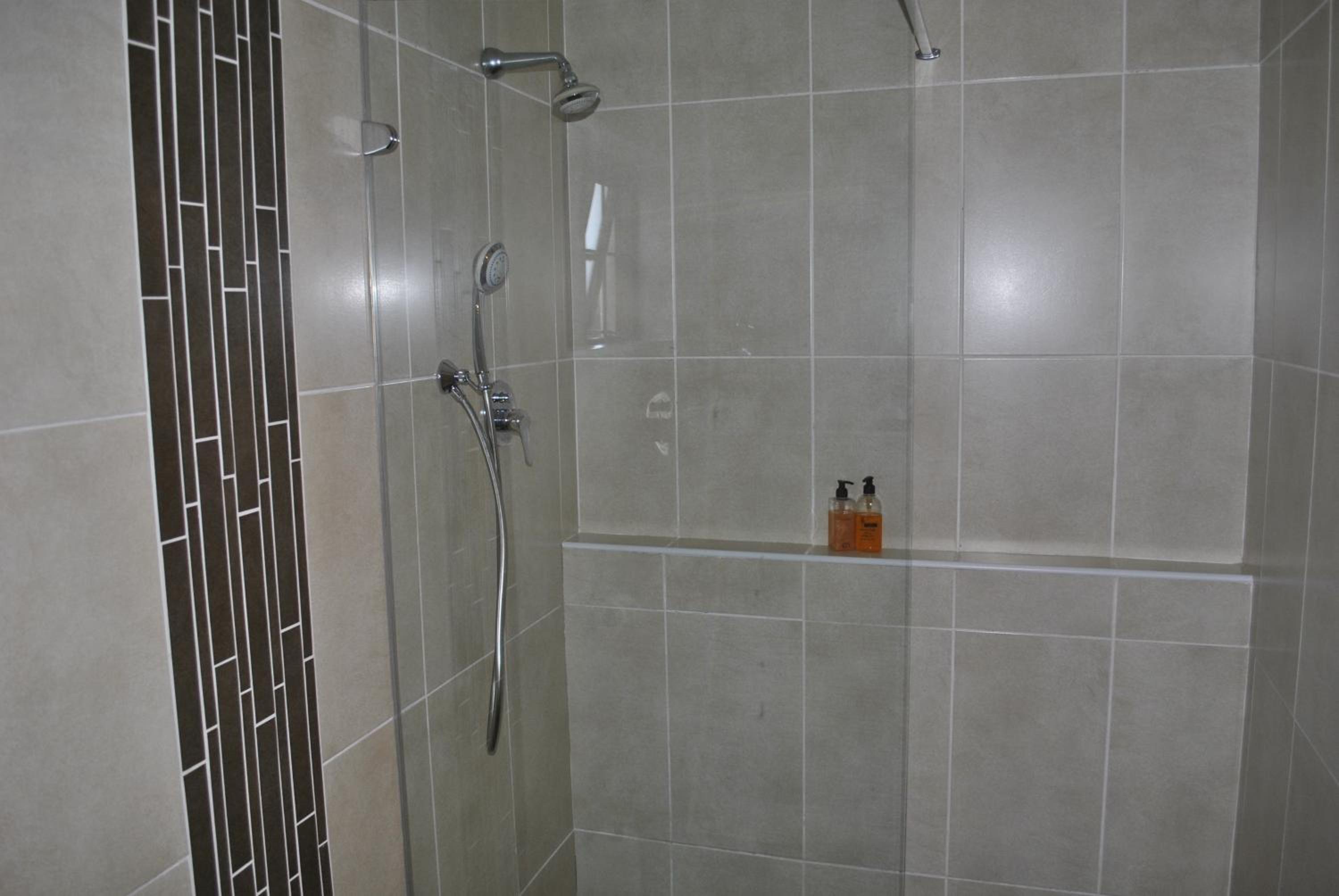 Standard Queen Room - Photo 2