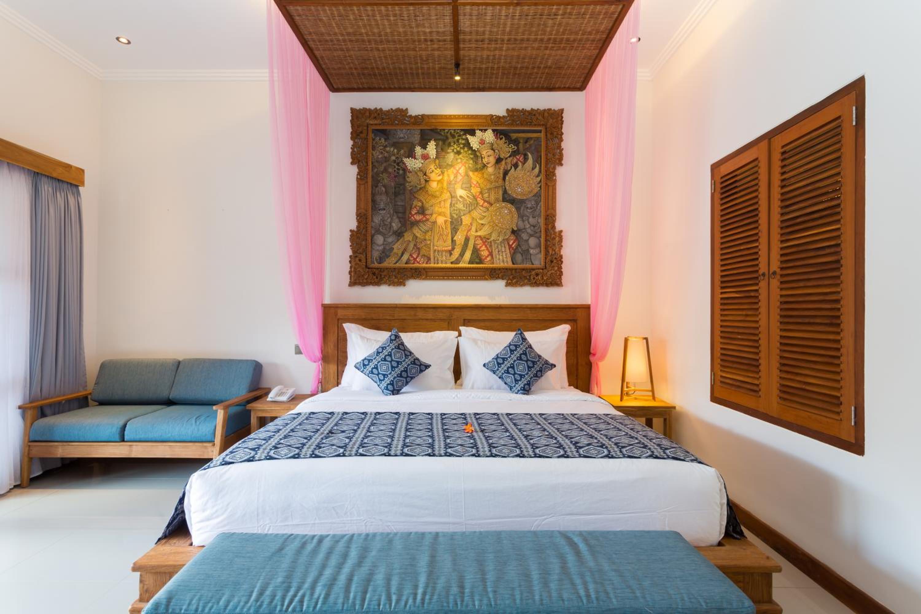 Suite with Pool View - Photo 1