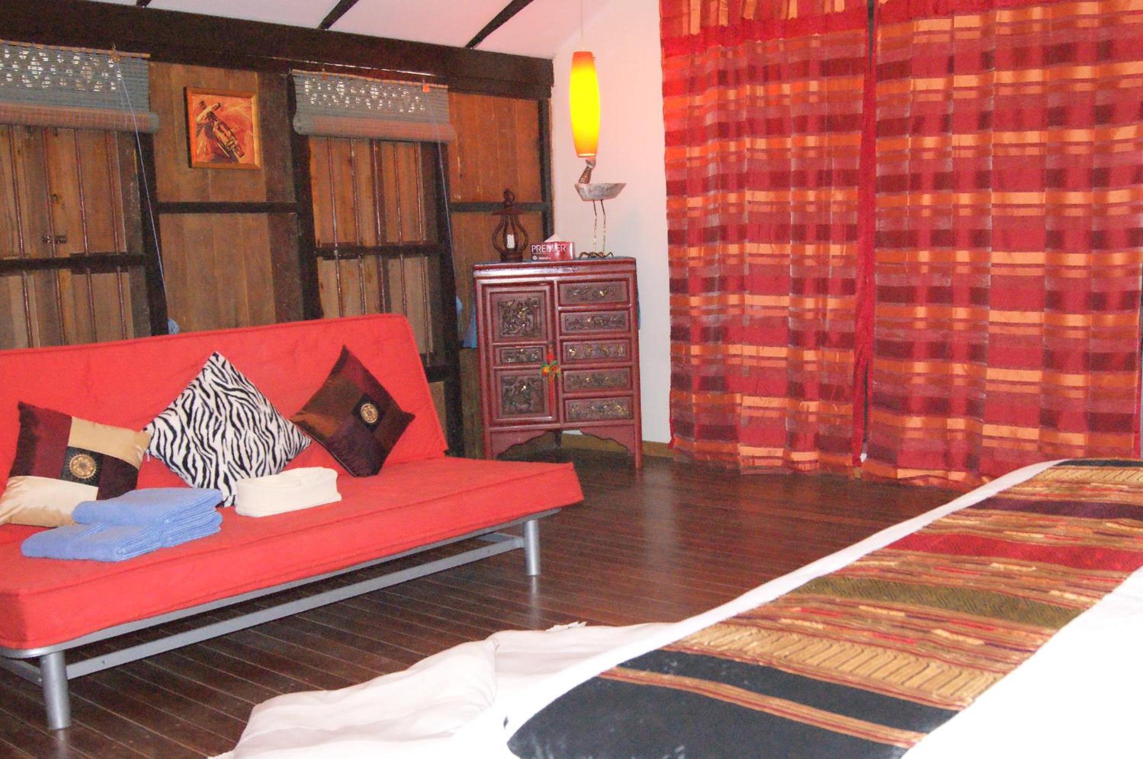 Deluxe King Suite photo 3