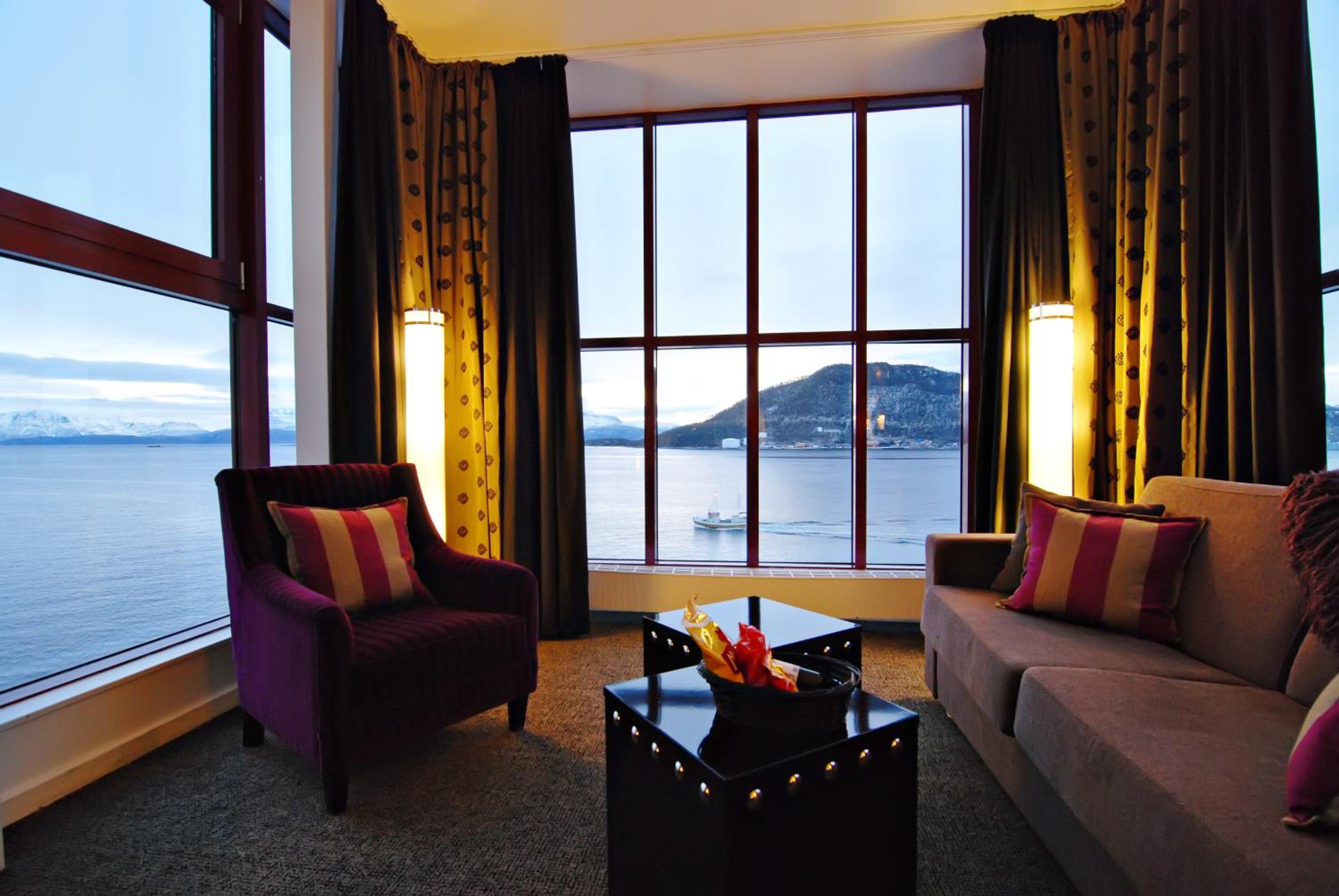 Junior Suite with Ocean View - Photo 13