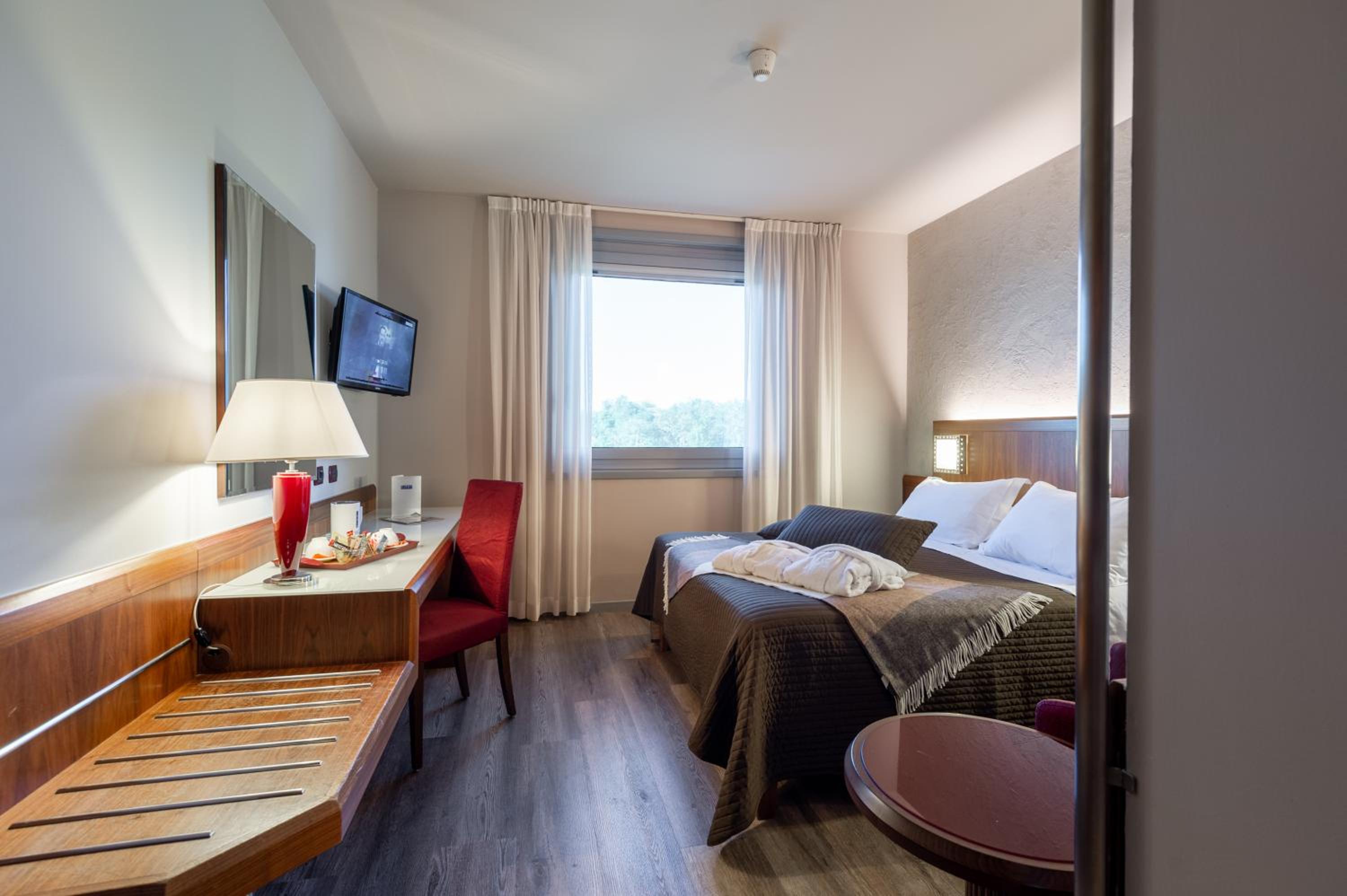 Deluxe Twin Room - Photo 7