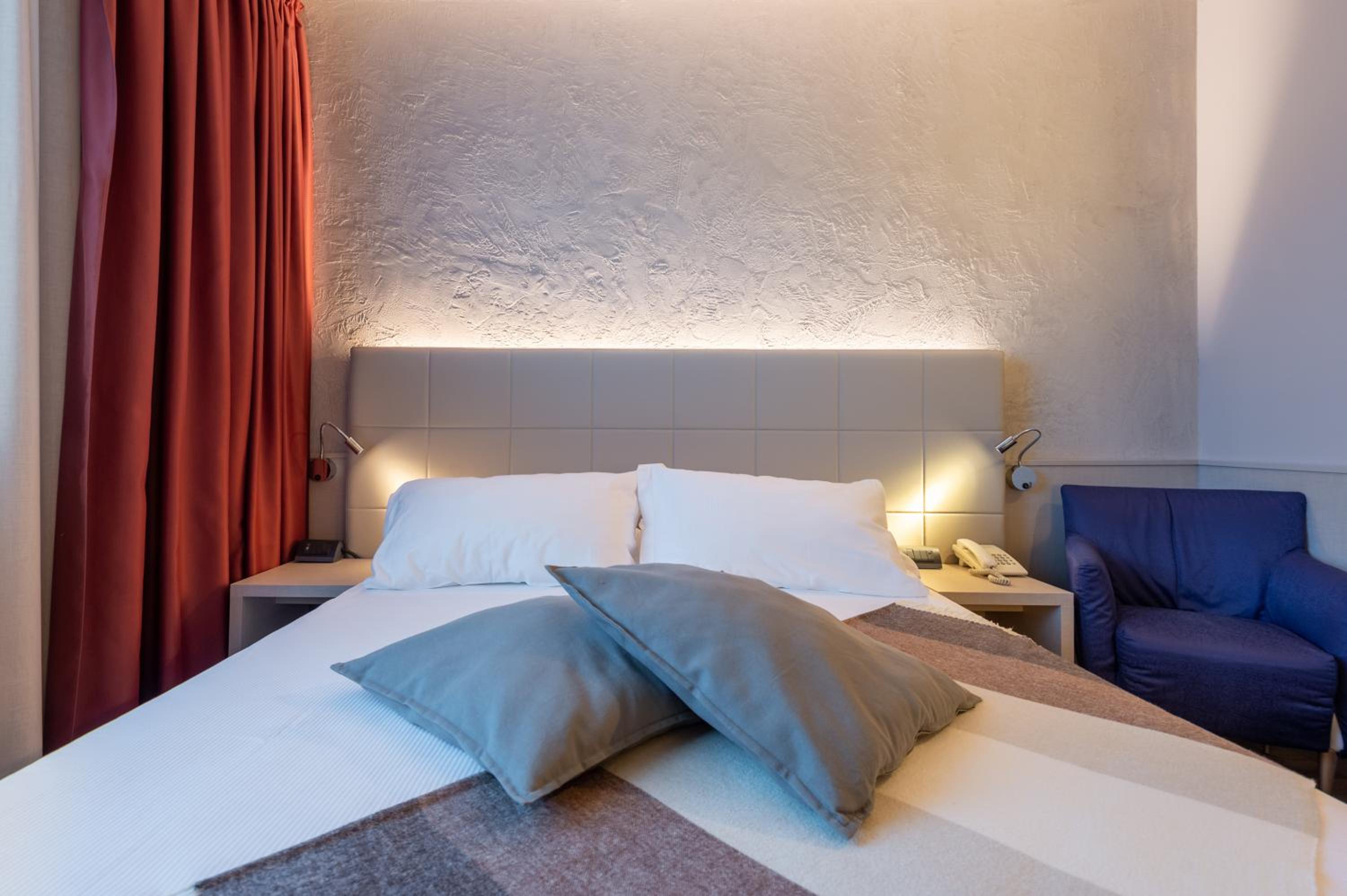 Deluxe Room - Photo 19