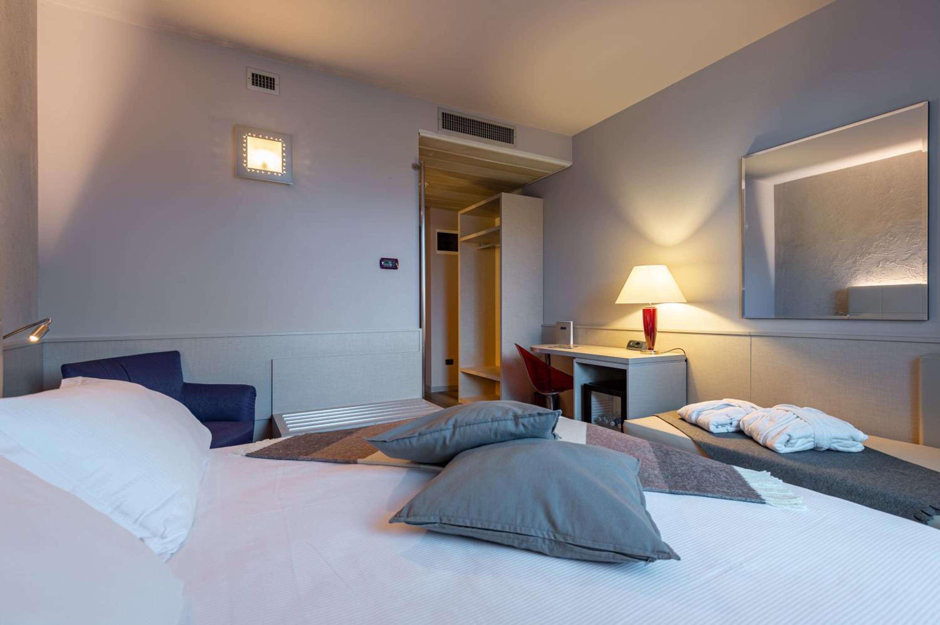 Deluxe Room - Photo 18
