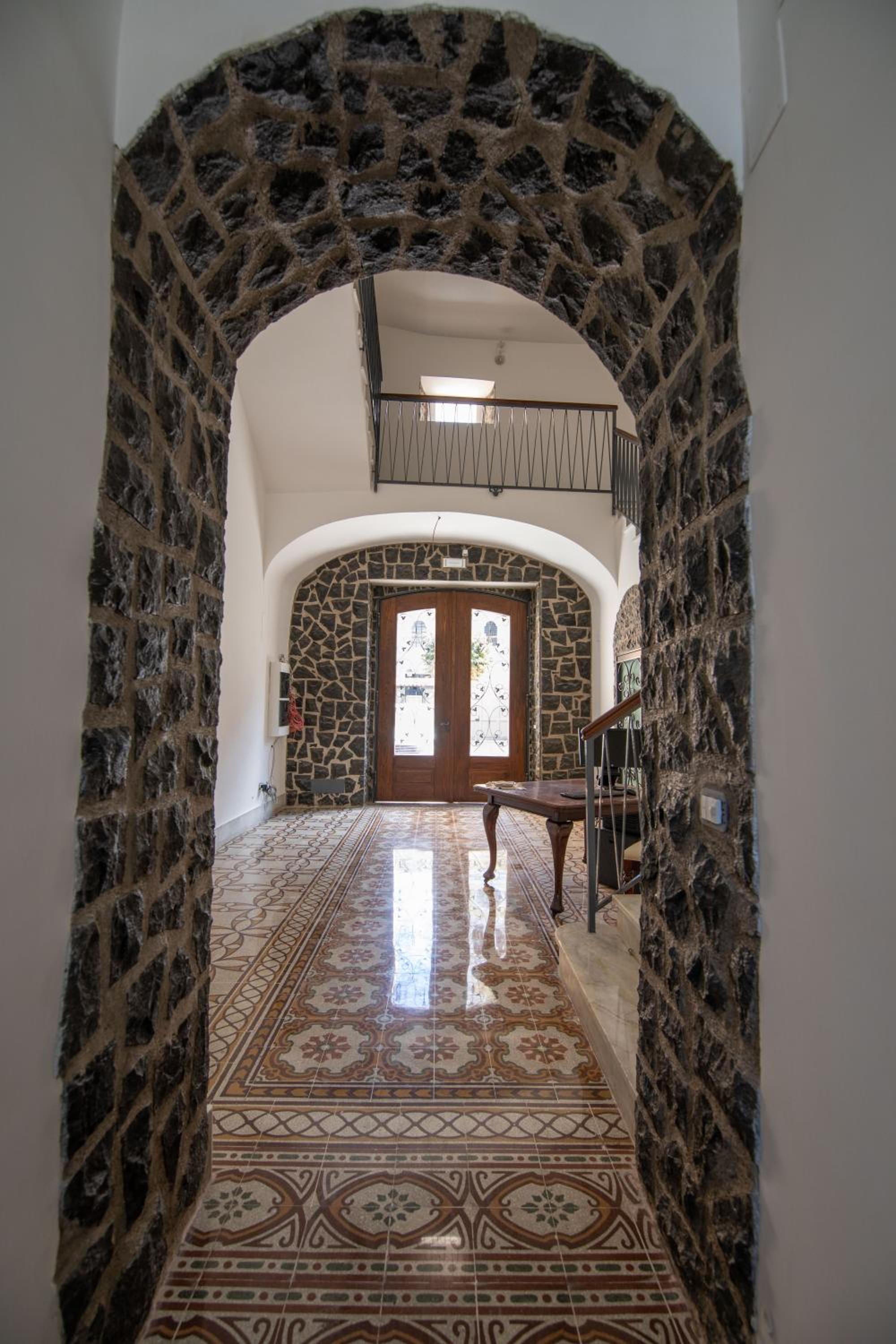 Double Room with Balcony - Photo 10