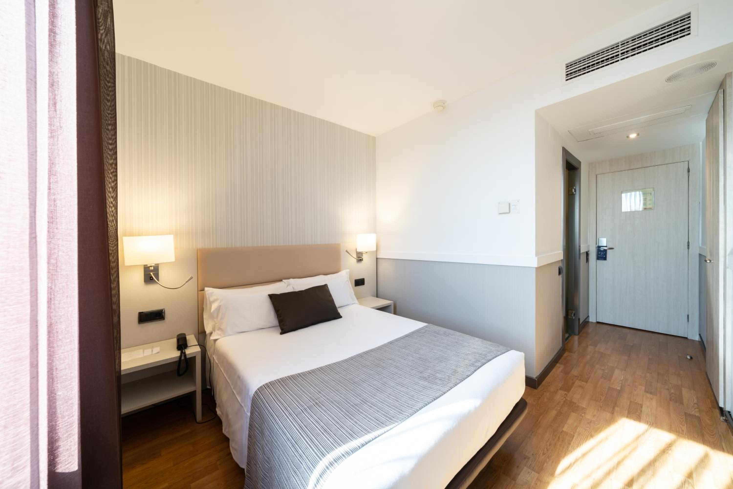 Single Room photo 3