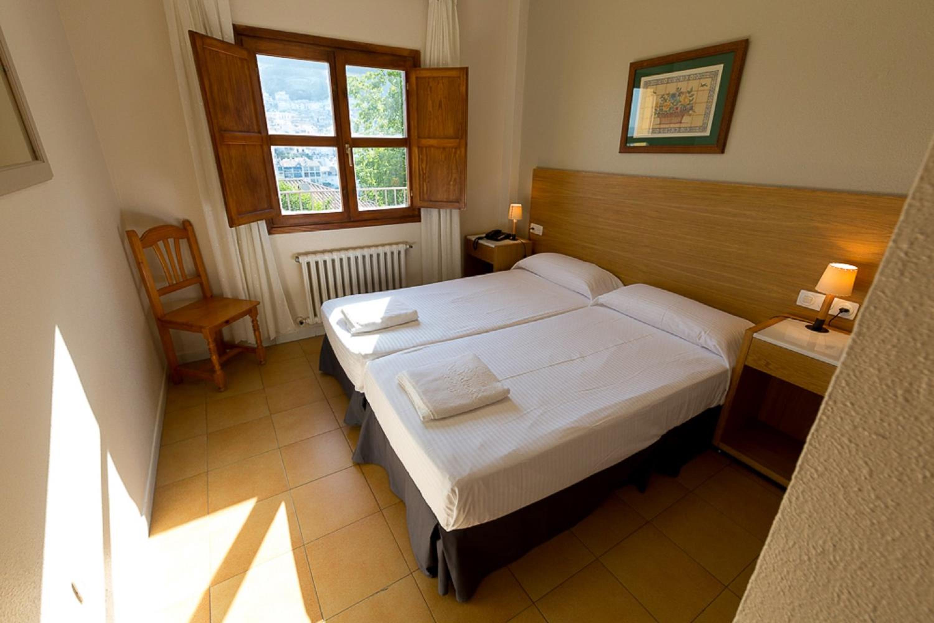 Habitación Doble con Sala de Estar (2 Adultos)