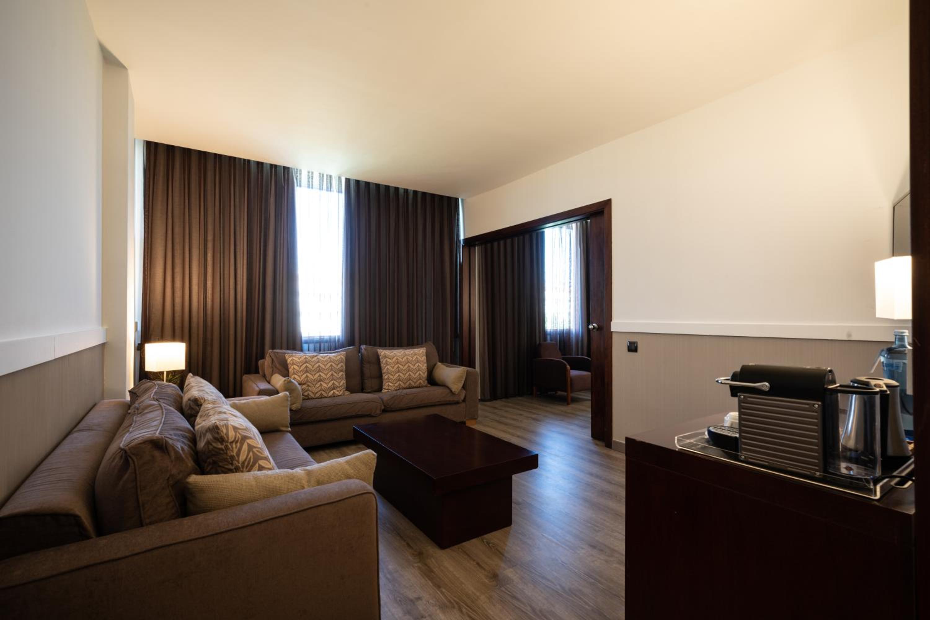 Suite - Photo 6