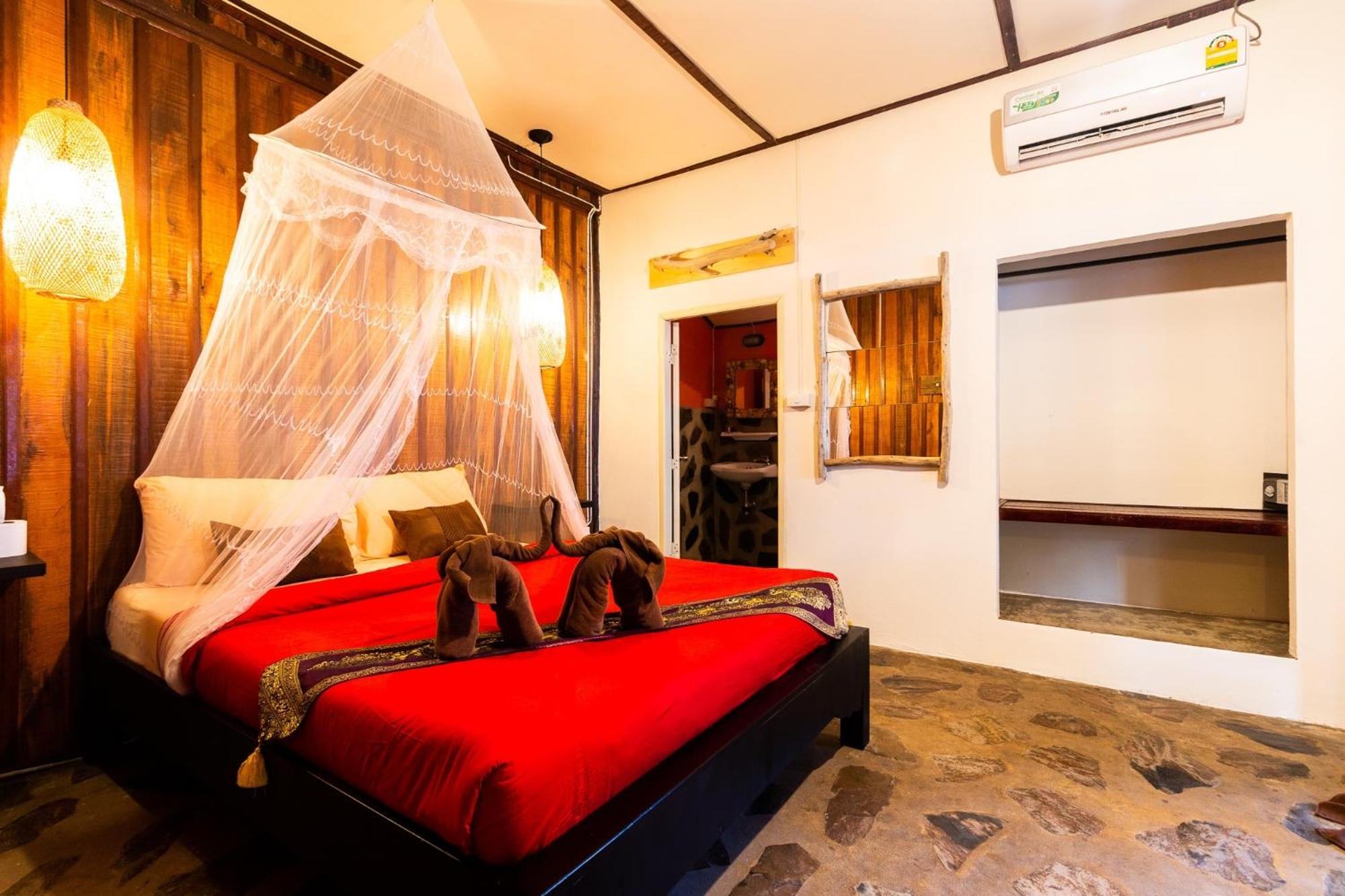 Deluxe Double Room with Shower - Photo 1