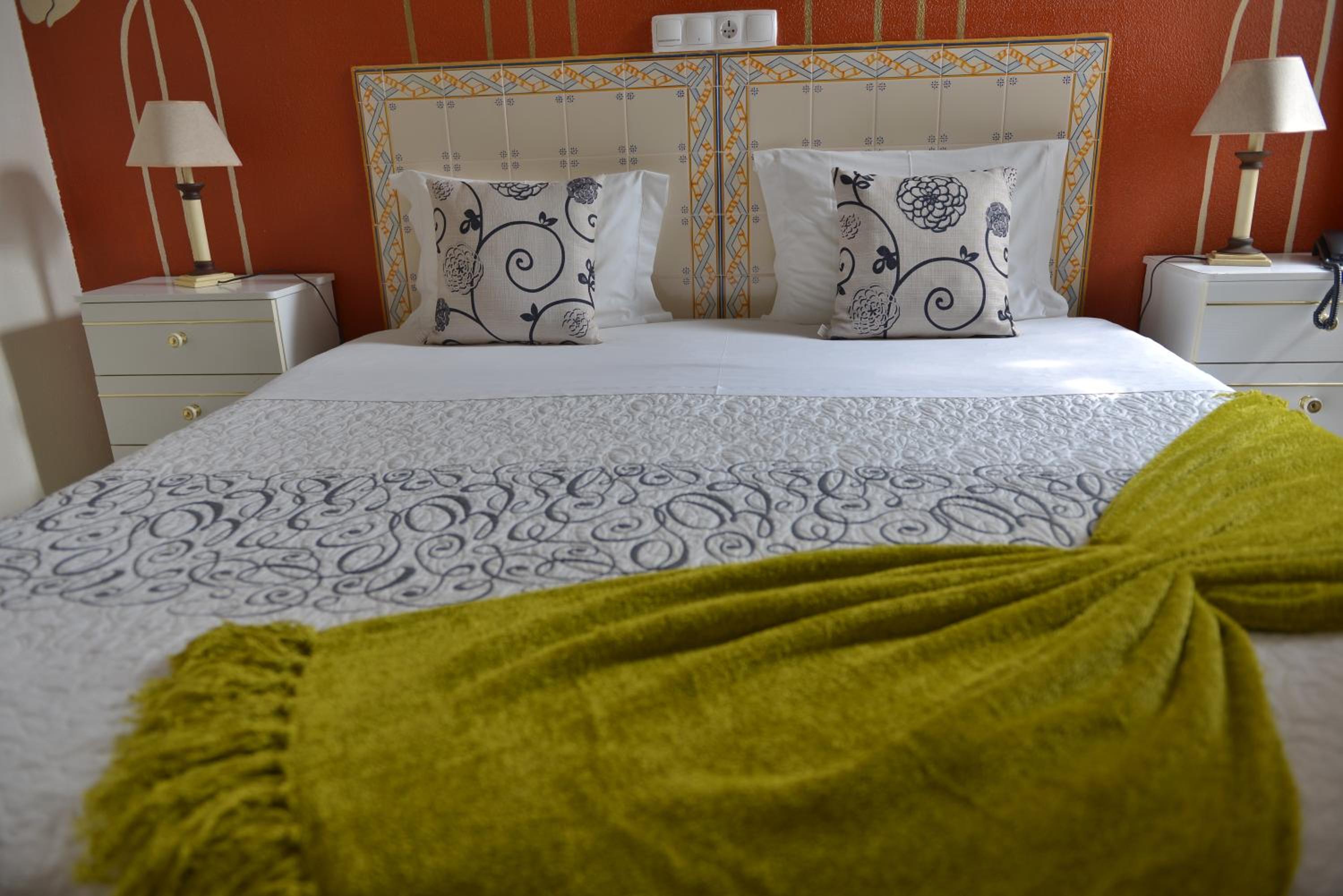 Double or Twin Room - Photo 5